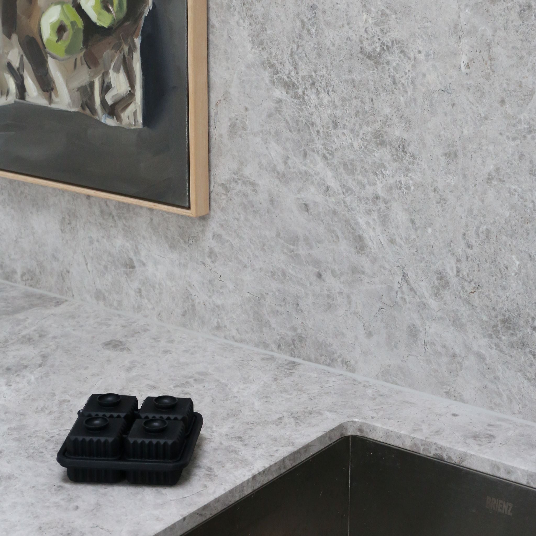 DESIGNSTUFF Black Prism Ice Cube Tray - Unique Geometric Ice Molds for Cocktails, Drinks & Home Bar Decor