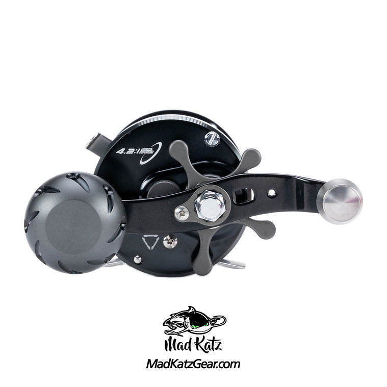 Mad Katz Reel Xalt 6550 Fishing Reel - Lightweight Saltwater Spinning Reel with Smooth Drag System - Perfect for Surf Fishing, Pier Fishing, and Offshore Angling