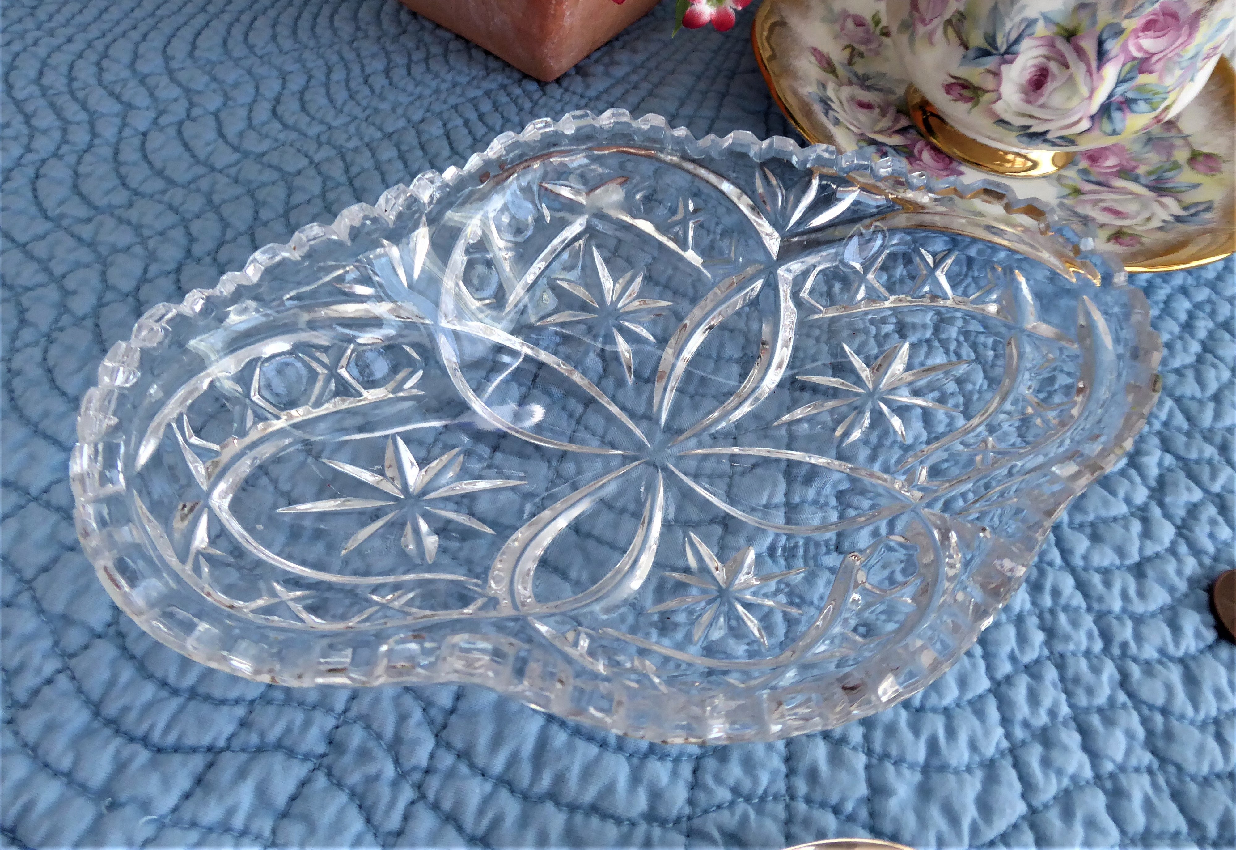 Vintage 1940s Lead Crystal Oval Star Fan Relish Spoon Dish with Sawtoothed Rim - Elegant Serving Piece for Antique Collectors & Dinner Parties