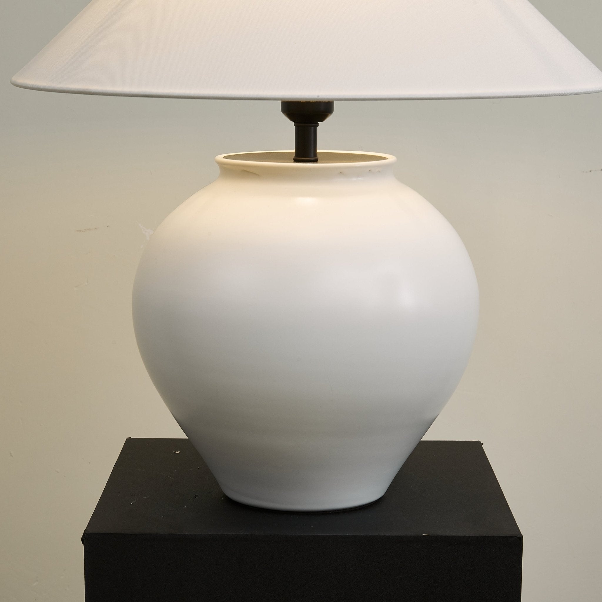 Luma Ceramic Table Lamp - Modern Home Decor, Bedside & Living Room Lighting for Cozy Ambience