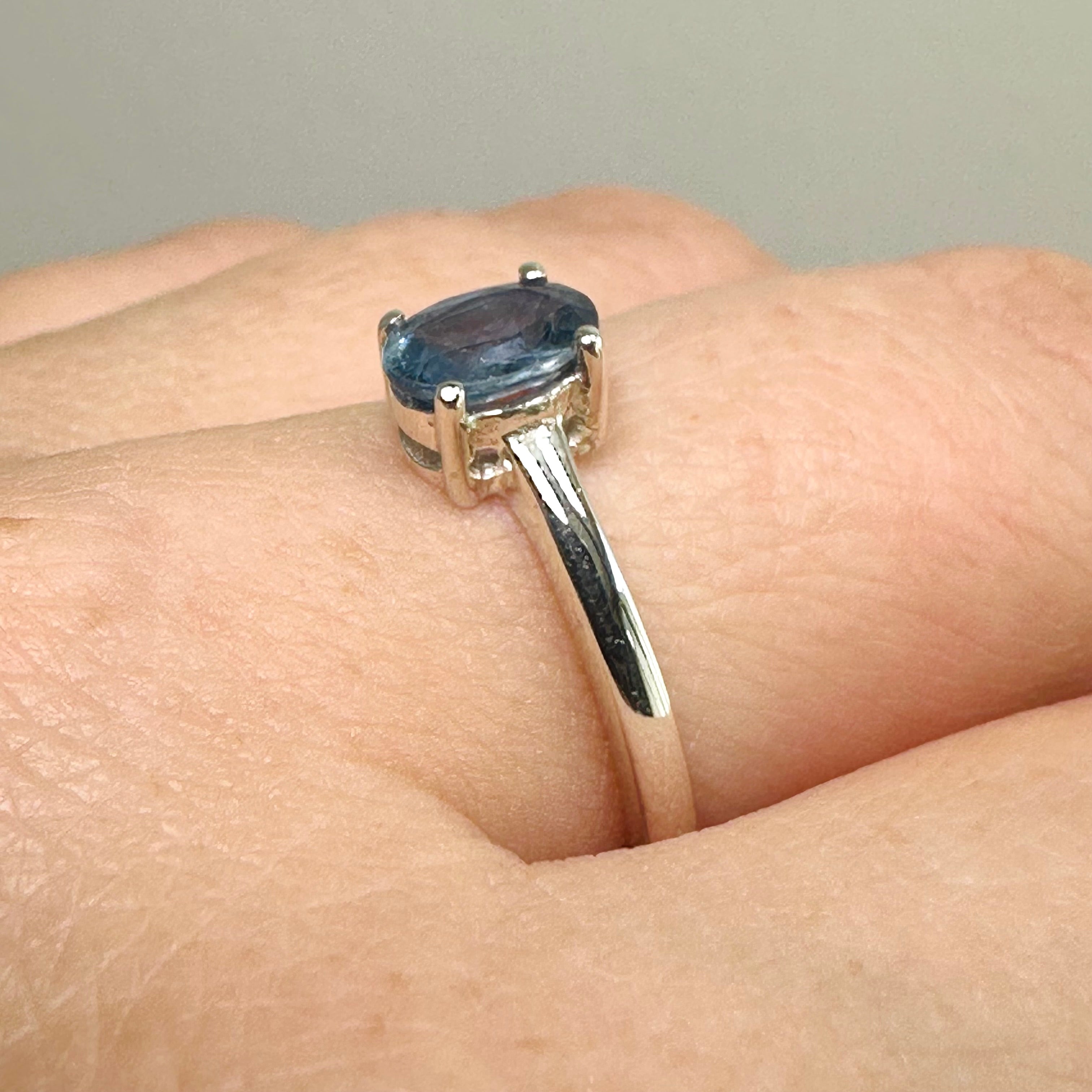 Elegant Sapphire Oval Faceted Ring - Size 8 (PRGJ812) - Perfect for Engagement, Anniversary & Special Occasions