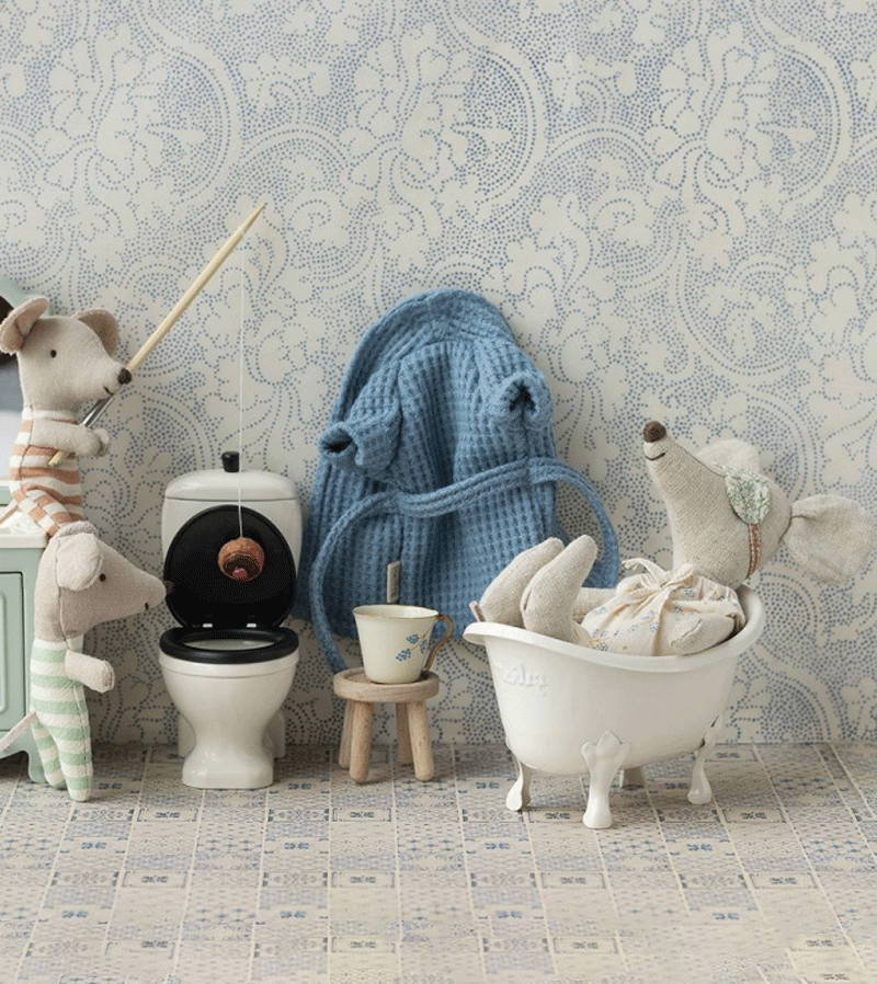 Maileg Mouse Bathtub - Adorable Miniature Bathtub for Dolls & Stuffed Animals | Perfect for Pretend Play, Bath Time Fun & Kids' Room Decor