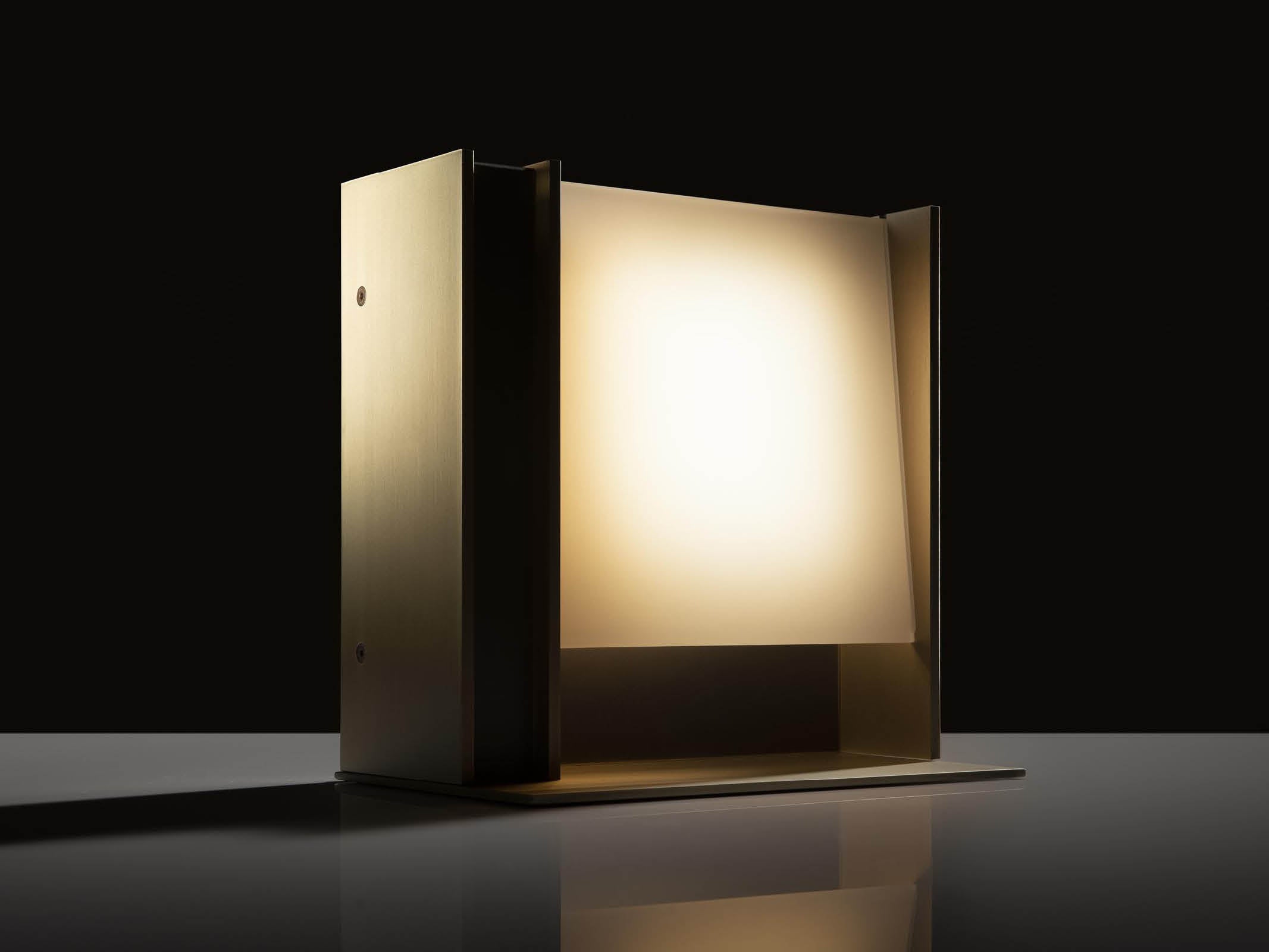 Glam Table Light - Elegant LED Nightstand Lamp for Bedroom, Living Room & Office - Perfect for Reading, Decor & Ambient Lighting