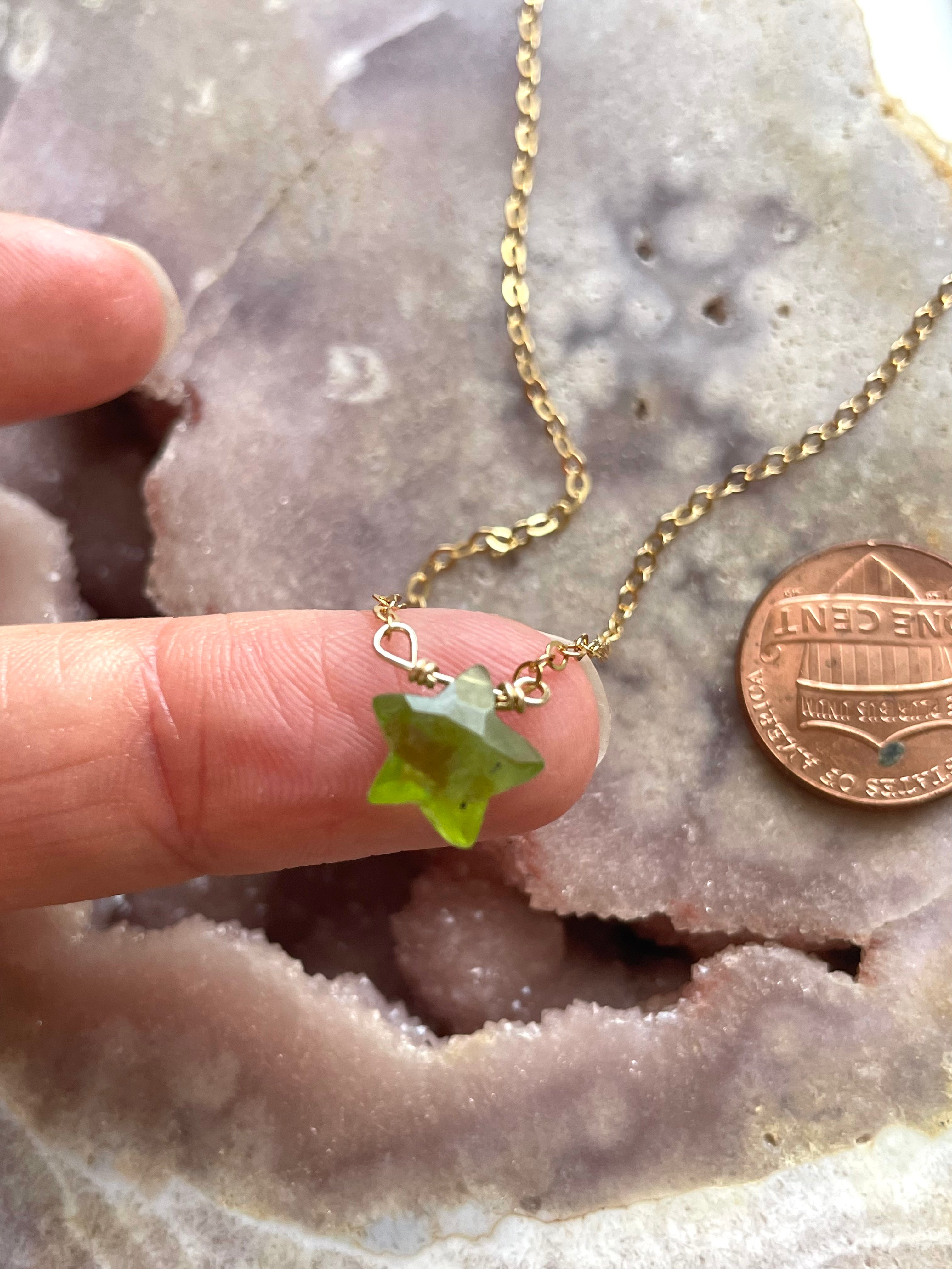 Peridot Star Necklace - August Birthstone Jewelry for Women | Elegant Zodiac Pendant Gift for Birthday, Anniversary & Special Occasions