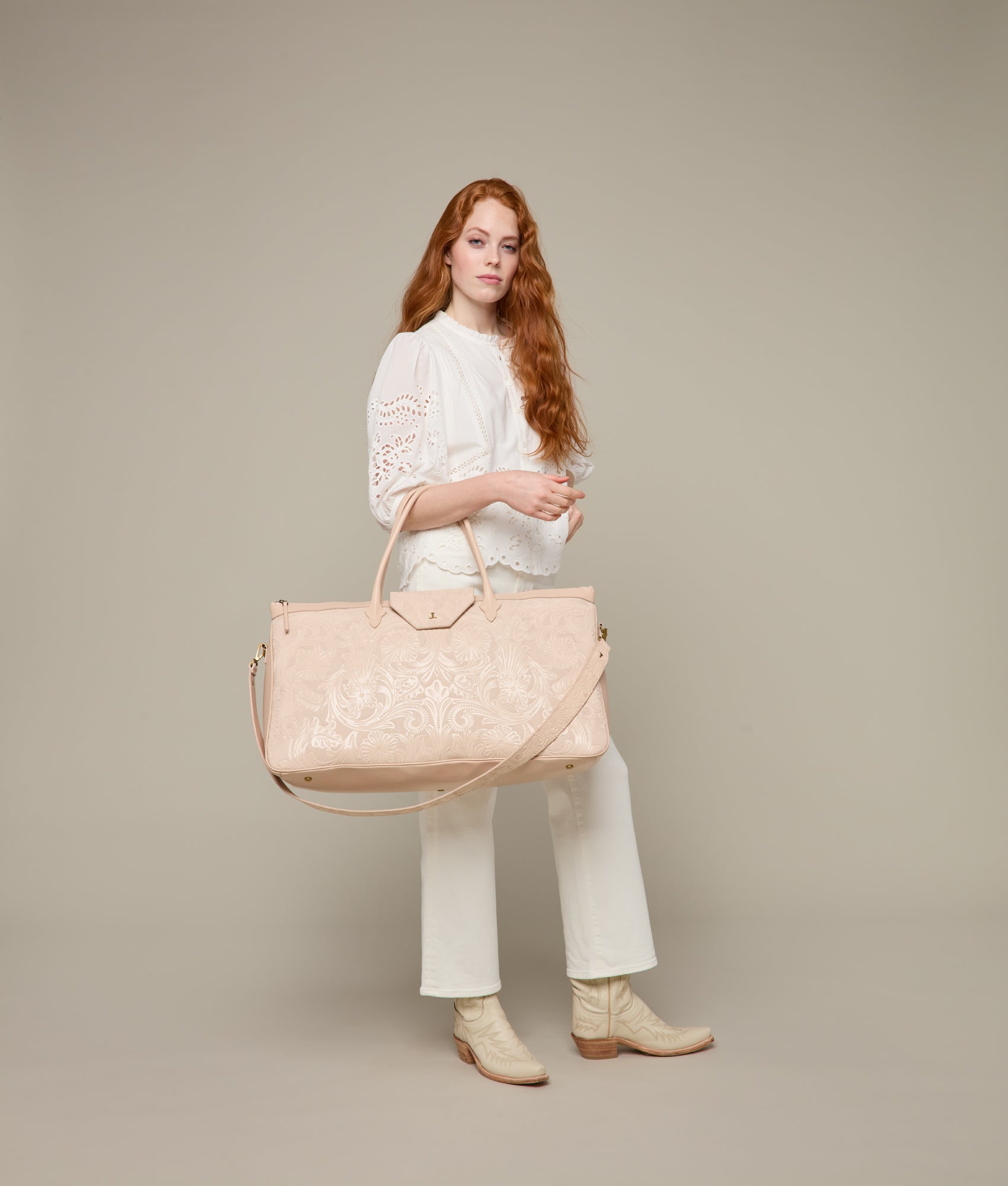 Premium Leather Weekender Bag for Women - Stylish Blush Pink Travel Duffel with Spacious Interior | Perfect for Weekend Getaways, Gym, and Business Trips