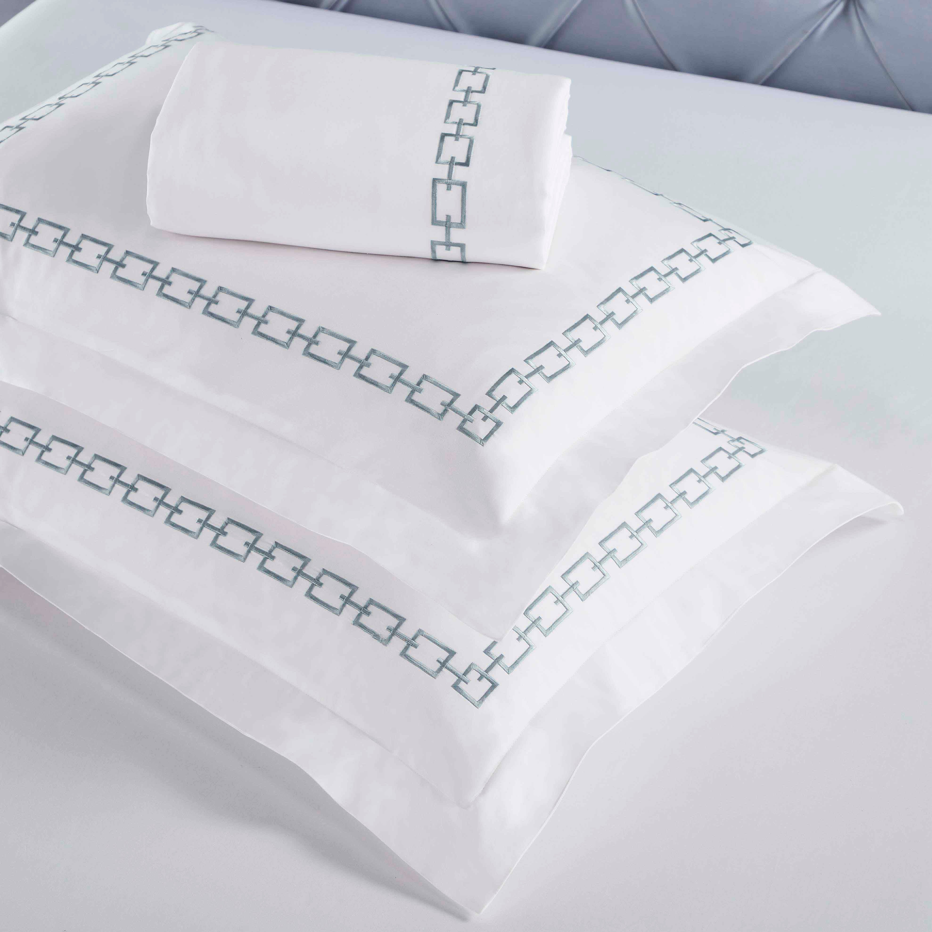 Premium 3-Piece Cotton Embroidered Duvet Cover Set with Chain Links Design - Soft Bedding for Master Bedroom, Guest Room & Dorm Decor