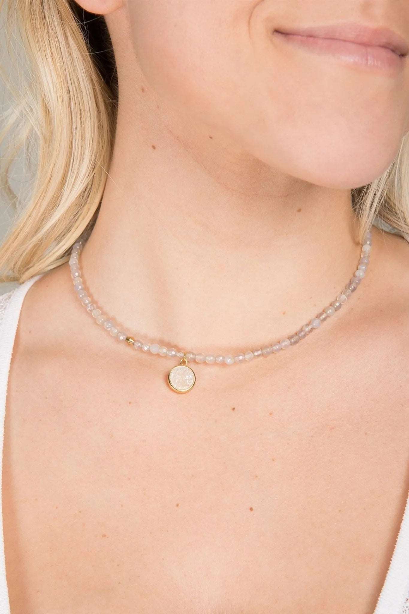 Natural Agate Gemstone Beads Necklace with Druzy Pendant - Elegant Boho Jewelry for Women, Perfect for Weddings, Parties & Everyday Wear
