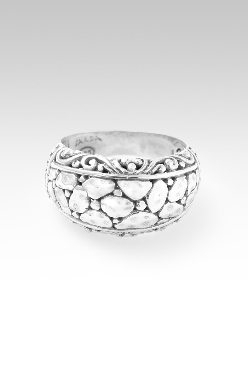 Humble Ring™ - Elegant Stainless Steel Waterproof Wedding Band for Men & Women - Perfect for Engagements, Anniversaries & Everyday Wear
