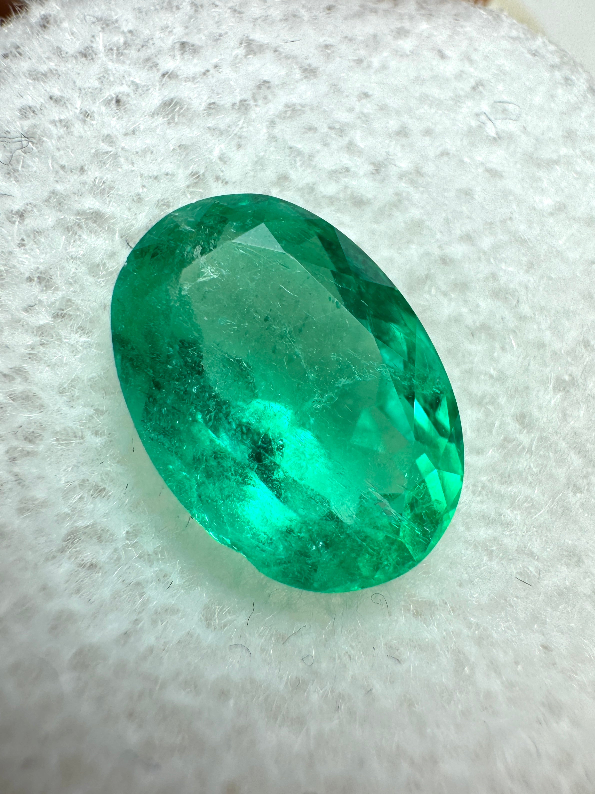 2.87 Carat 11x8mm Oval Cut Loose Colombian Emerald - Vivid Green Gemstone for Jewelry Making, Engagement Rings & Luxury Gifts