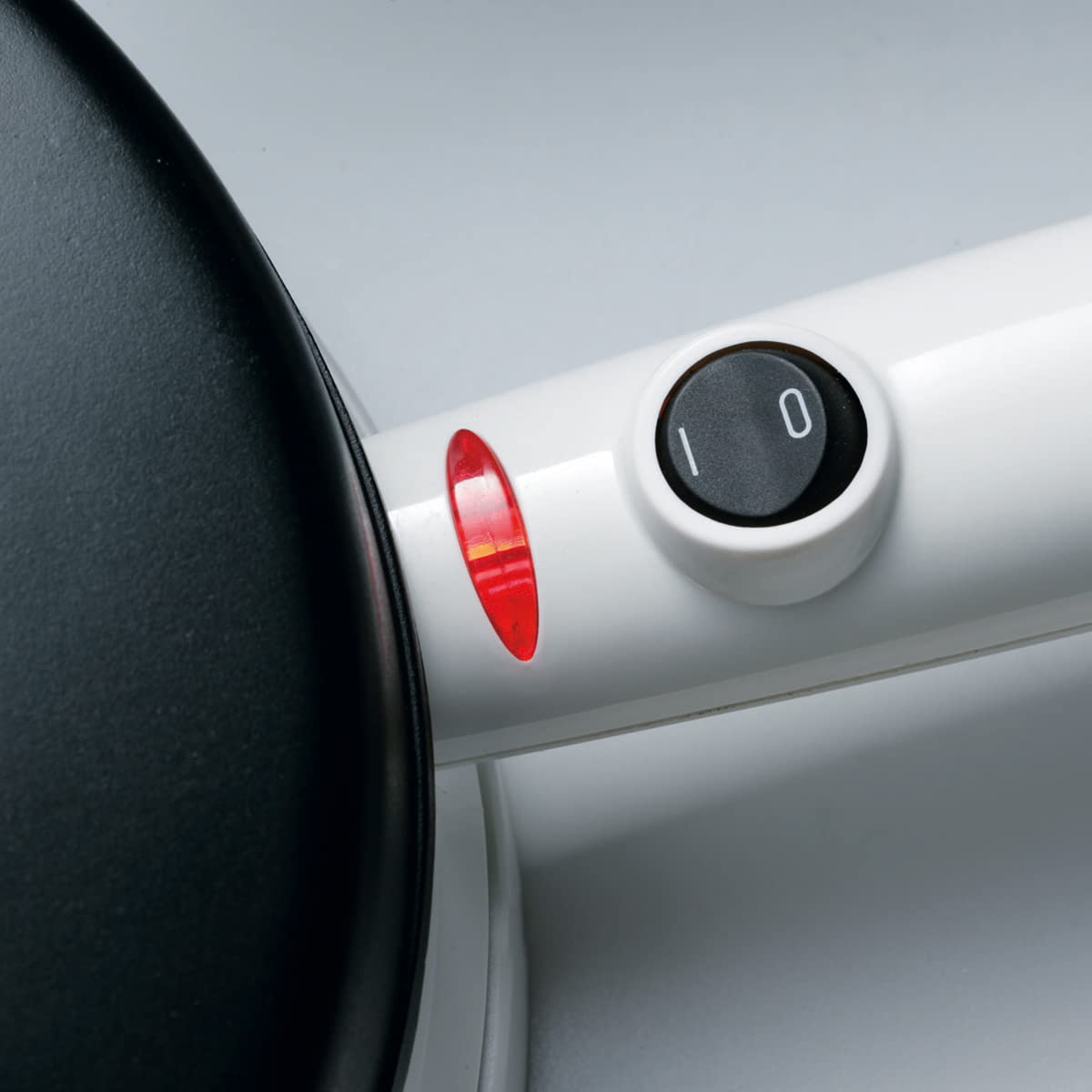 Cloer 677 Electric Crepe Maker - Nonstick Surface, Adjustable Temperature - Perfect for Breakfast, Desserts & Party Snacks
