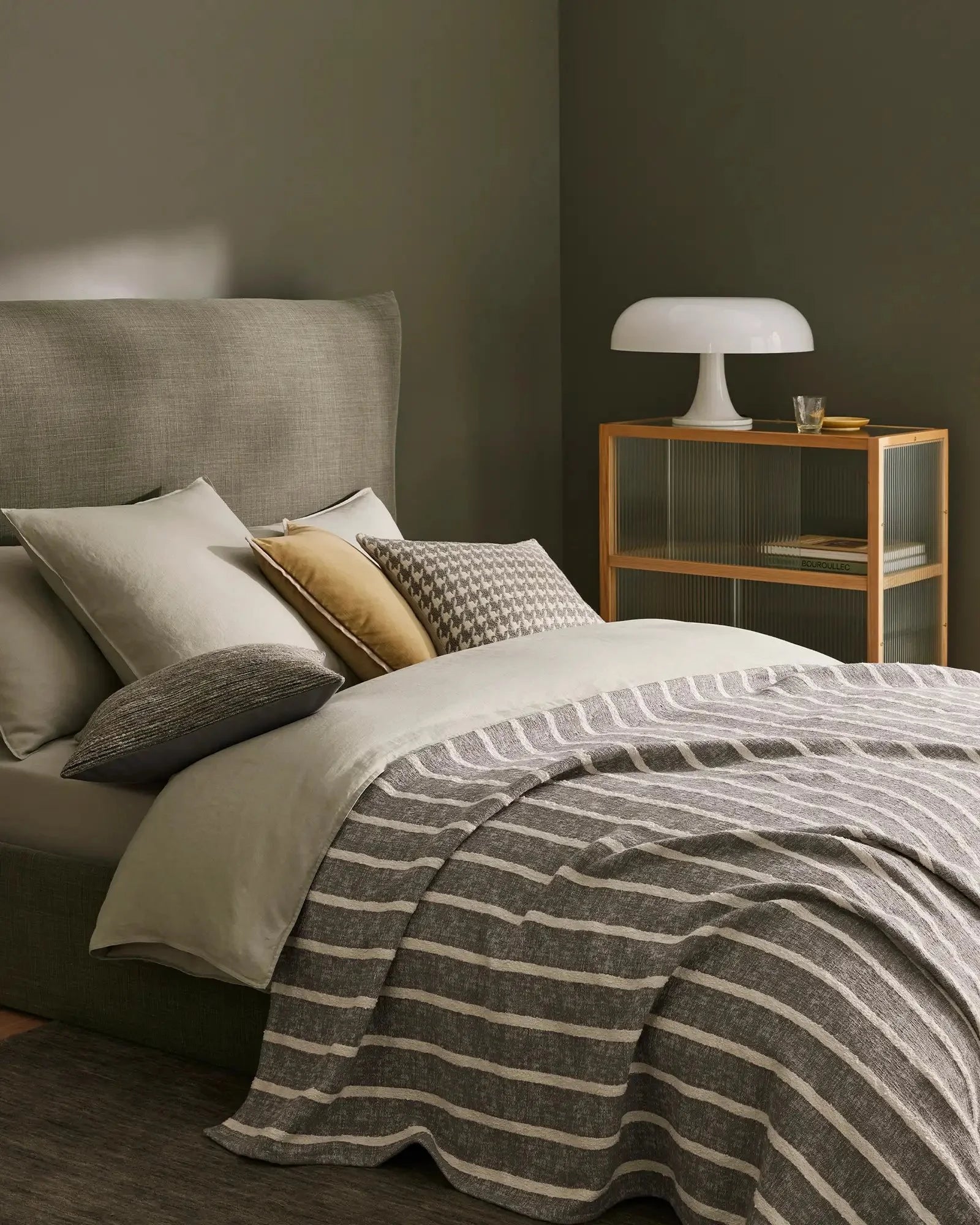 Premium Piazza Throw Mineral Blanket - Soft & Cozy for Home, Office, and Outdoor Use - Perfect for Lounging, Camping, and Gifting
