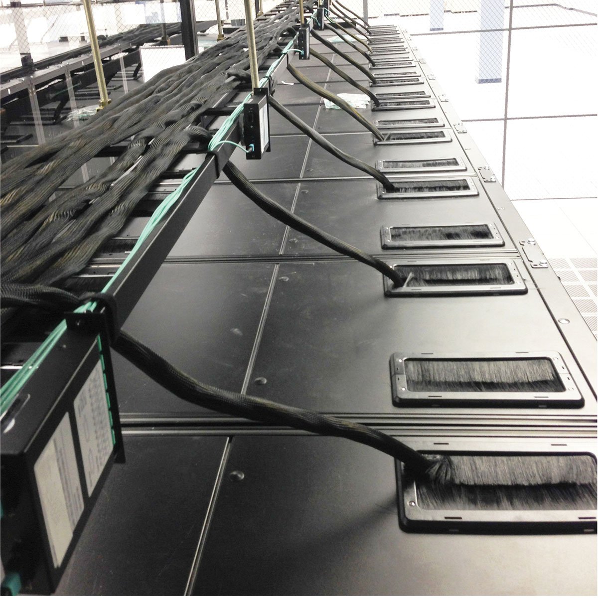 Tripp Lite High-Density Fiber Cassette Sleeve 0URM - 1U Rackmount Fiber Optic Patch Panel (N482-00U) for Data Center & Server Room Cable Management