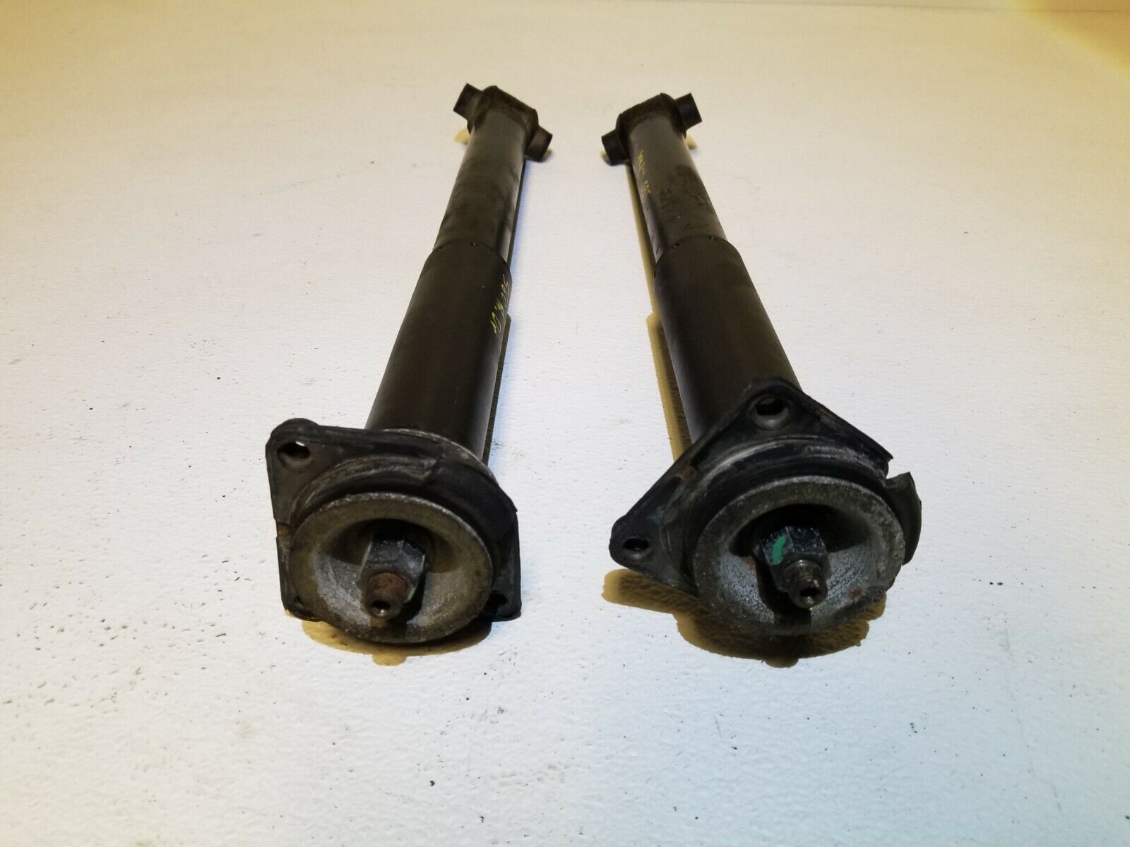 Volvo S60 Rear Shock Absorber Pair - OEM Replacement for 2005 2006 2007 2008 2009 Models - Perfect for Smooth Ride & Enhanced Suspension Performance