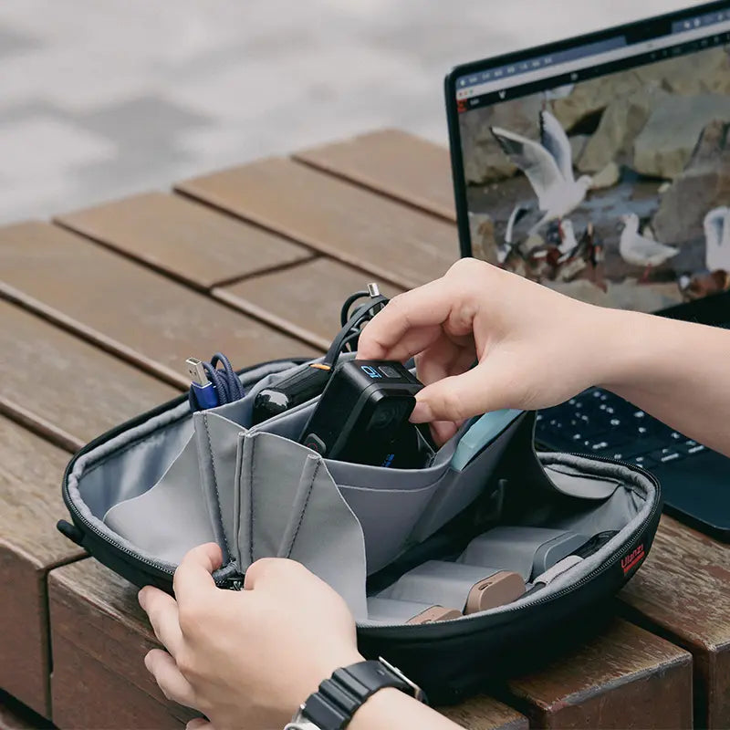 Ulanzi TRAKER Tech Pouch Mini B007GBB1 - Compact Organizer for Camera Accessories, Cables & Small Electronics - Perfect for Travel, Photography & Everyday Carry (EDC)