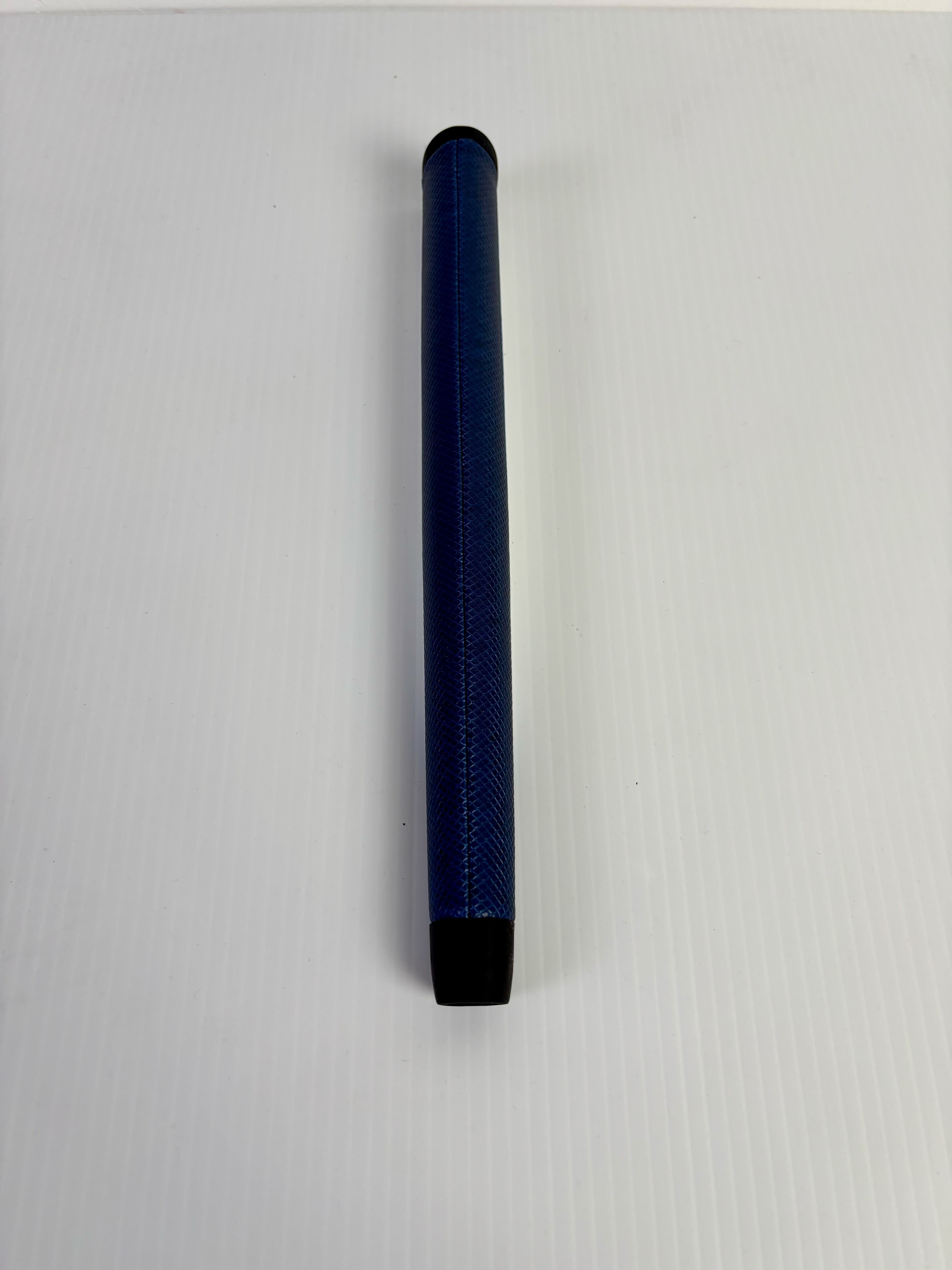 Odyssey Golf Putter Grip - Pistol Style Standard Size for Improved Putting Control | Perfect for Golf Enthusiasts & Professional Players on the Green