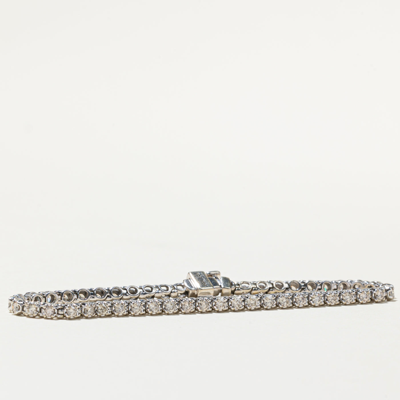 10K White Gold Diamond Tennis Bracelet - 1.96 Carat Total Weight (CTW) - 6.75 Inches - Elegant Jewelry for Women - Perfect for Weddings, Anniversaries & Special Occasions