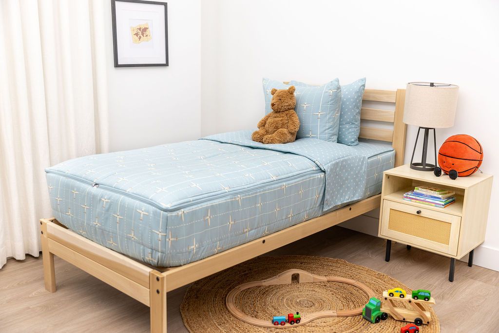 Take Flight Zipper Bedding Set - Soft & Breathable Comfort for Kids & Adults - Perfect for Bedrooms, Dorms, and Travel