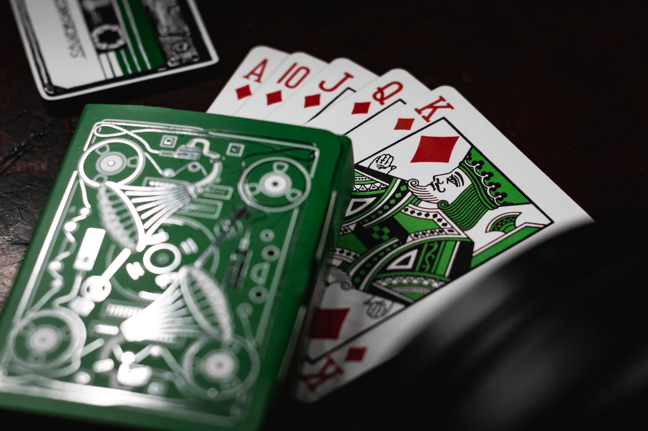 Premium Soundboard Playing Cards - Fun & Interactive Card Game for Parties, Magic Tricks & Family Game Nights | Ideal for Poker, Blackjack & Entertainment