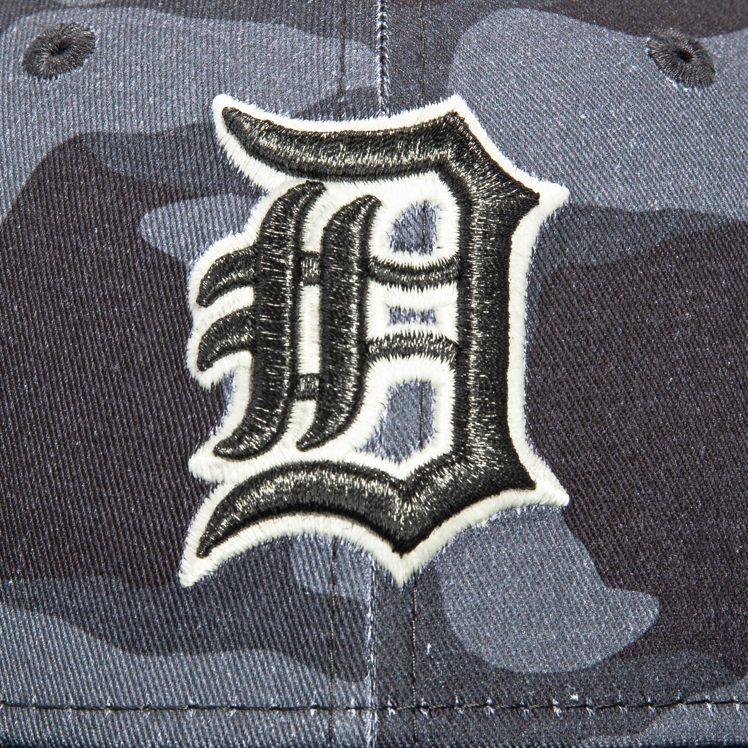 New Era 59Fifty Camo Detroit Tigers Glow in the Dark Baseball Cap - Black Camouflage Hat for Night Games & Outdoor Activities