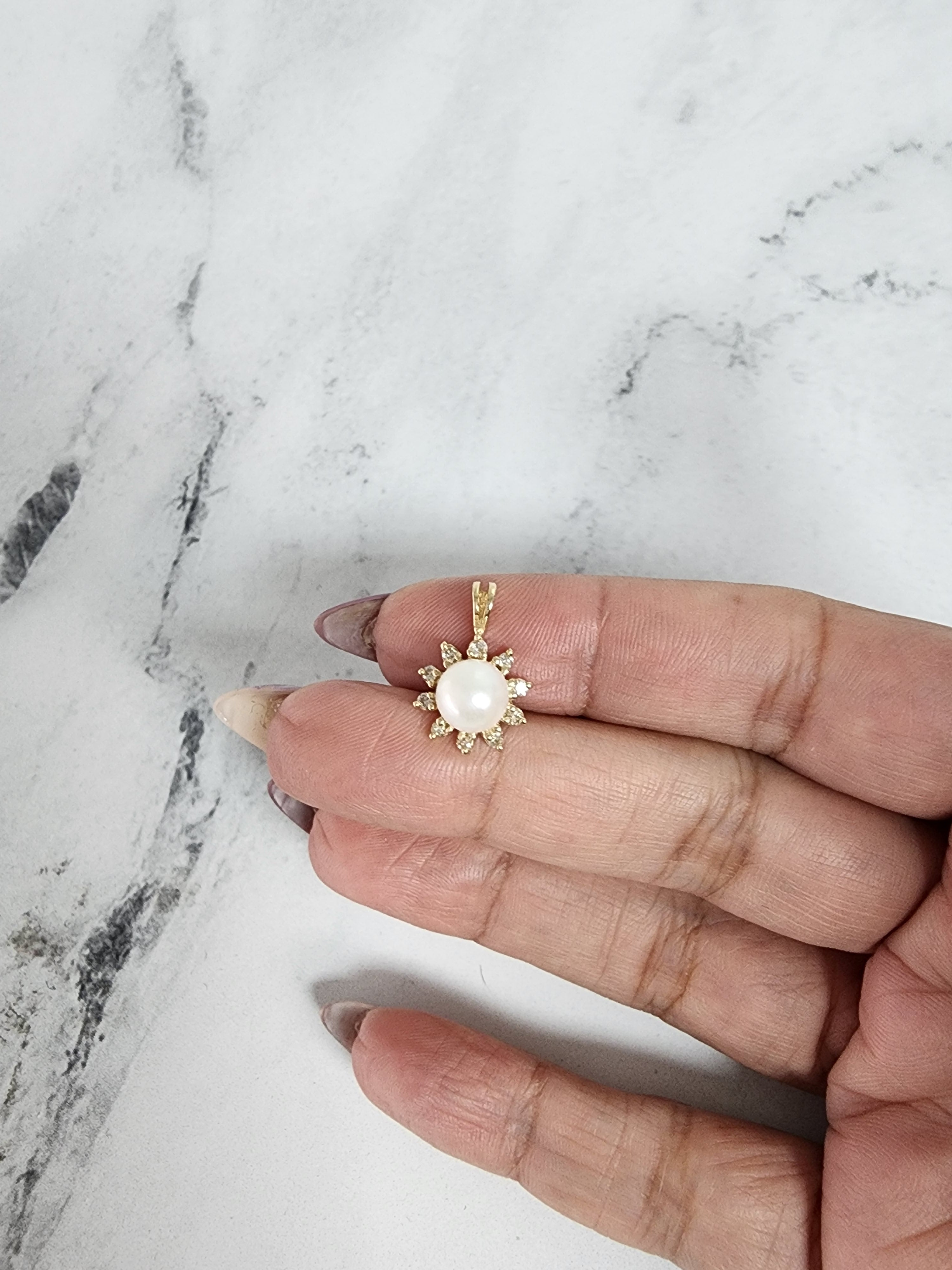 7MM Freshwater Pearl Diamond Halo Necklace in 14k Yellow Gold - Elegant Jewelry Gift for Women, Perfect for Weddings, Anniversaries & Special Occasions