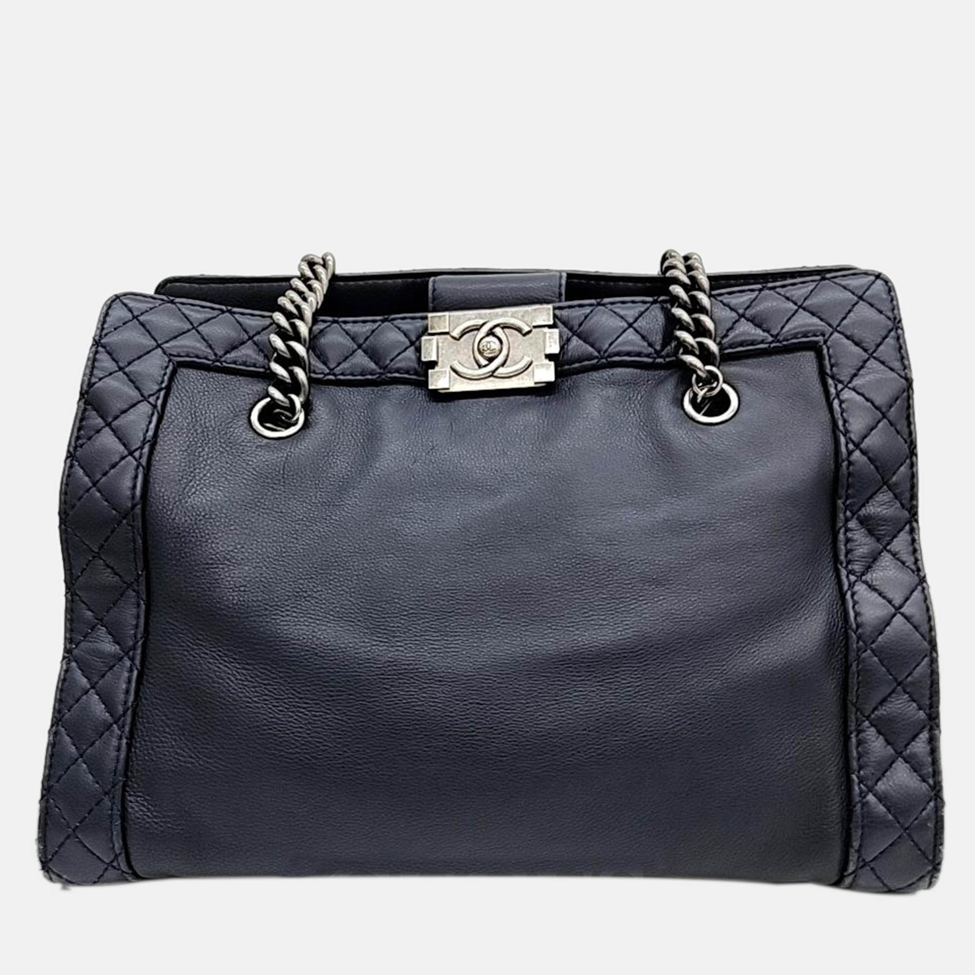 Stylish Black Leather Crossbody Shoulder Bag for Men - Durable & Fashionable - Perfect for Travel, Work & Everyday Use