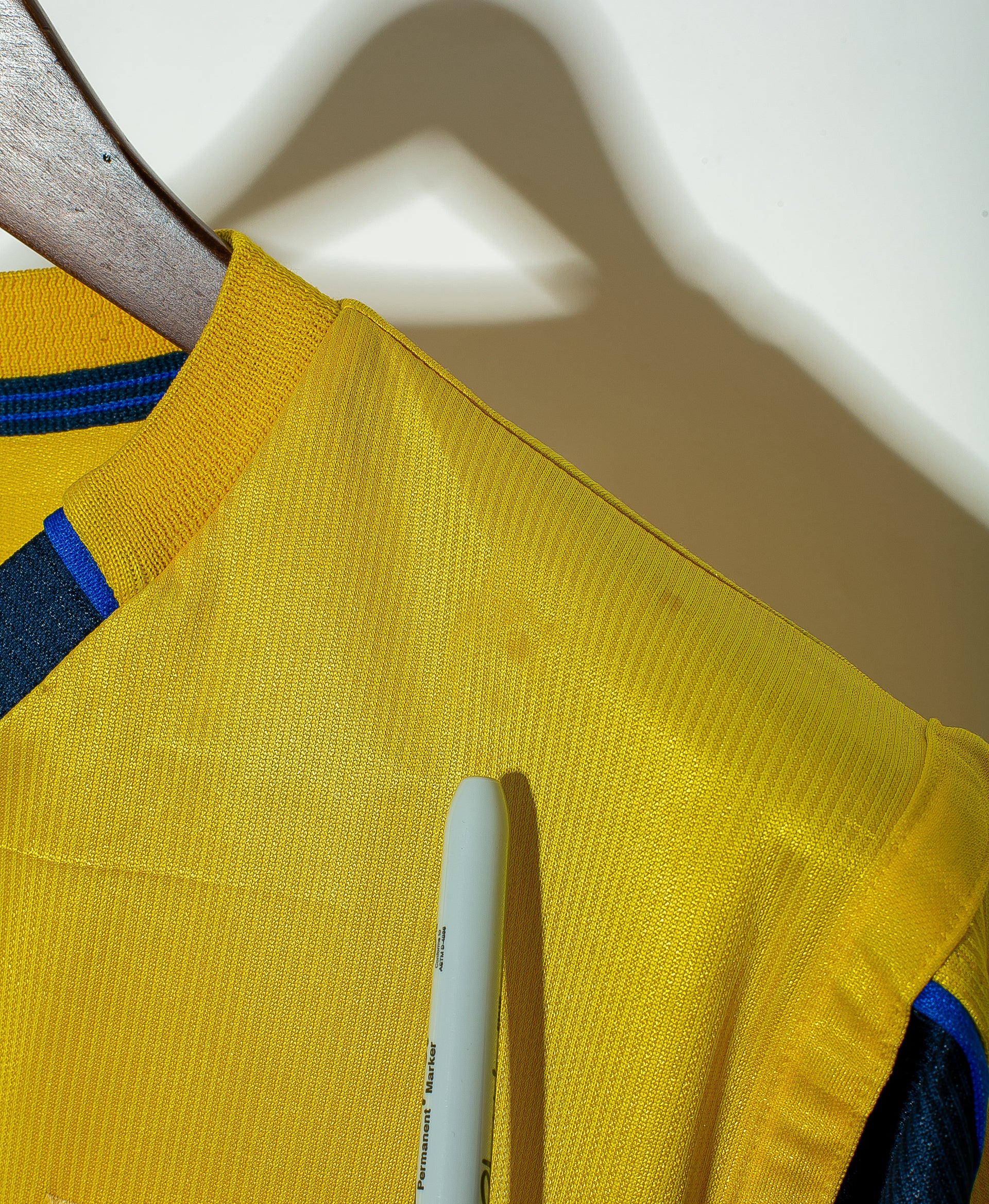 2000 Arsenal Away Jersey (XL) - Authentic Football Shirt for Fans & Collectors - Perfect for Matchdays, Gifts & Sports Events
