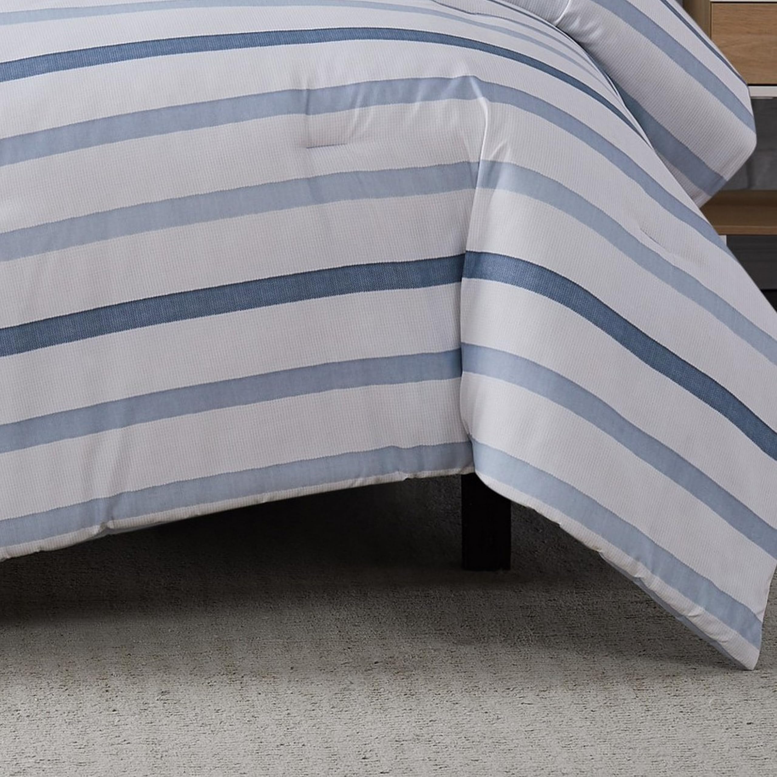TRULY SOFT Everyday Waffle Stripe Comforter Set - King Size Bedding - Breathable & Cozy for All Seasons - Perfect for Master Bedroom, Guest Room & Dorm