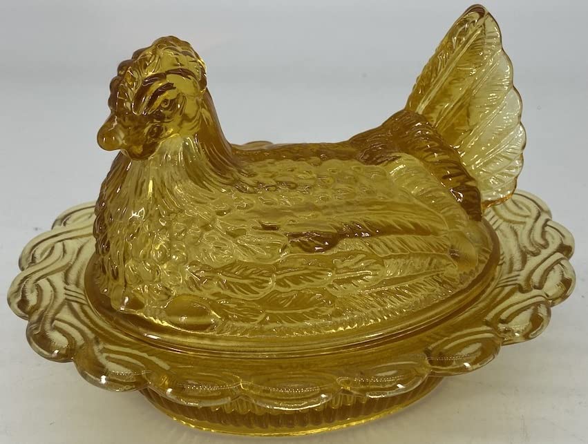 Mosser USA 2-Piece Glass Covered Chicken Dish with Wide Rim Base in Honey Color | Vintage-Style Hen Serving Bowl for Kitchen, Dining Table & Farmhouse Decor