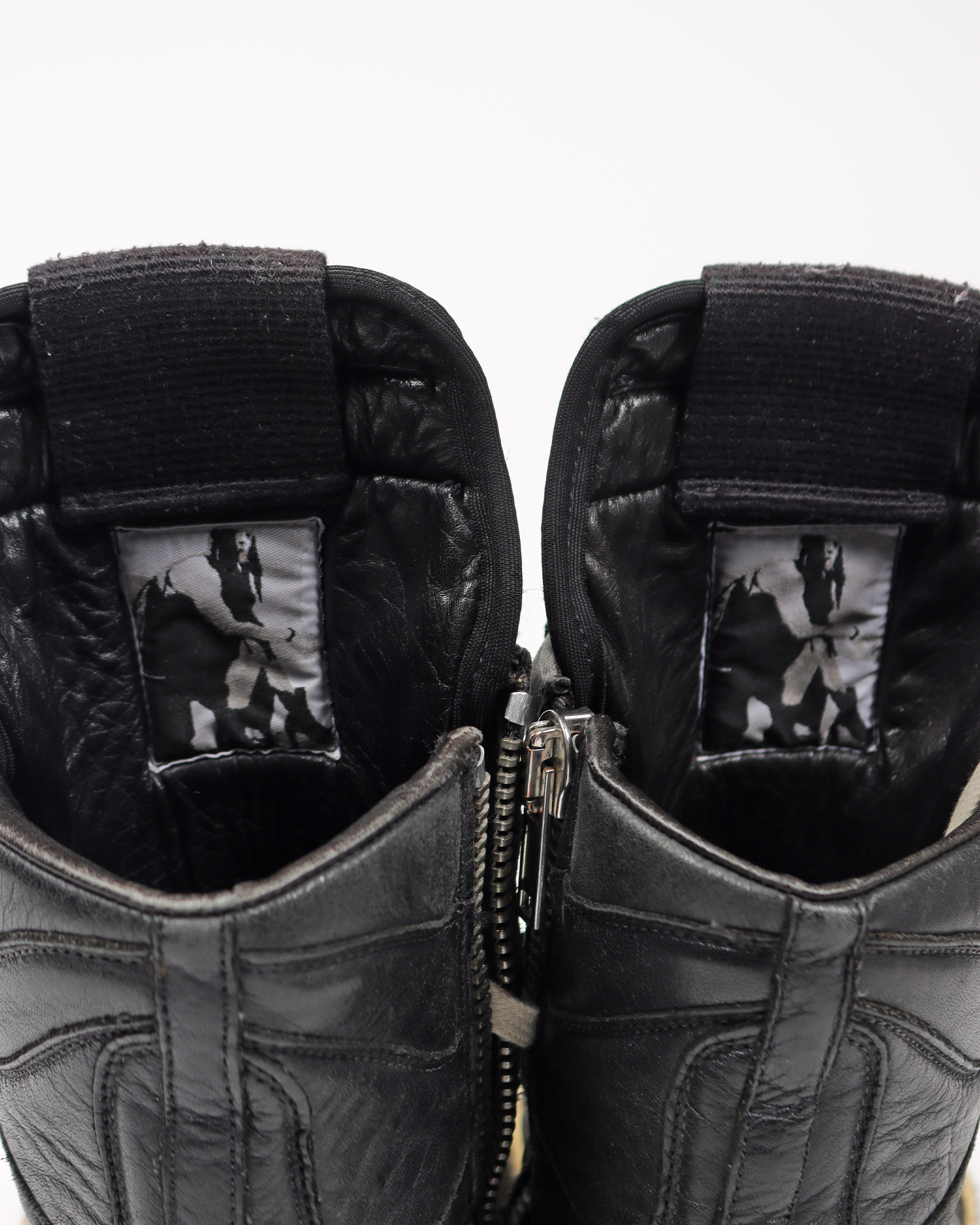 Original Black Nike Dunk Low Retro Sneakers - Men's & Women's Casual Basketball Shoes for Streetwear & Everyday Fashion