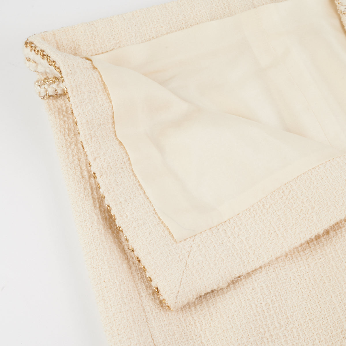 Chanel Ivory Pencil Skirt Women's Size 36 (US 6) - Elegant Office Wear & Cocktail Party Dress