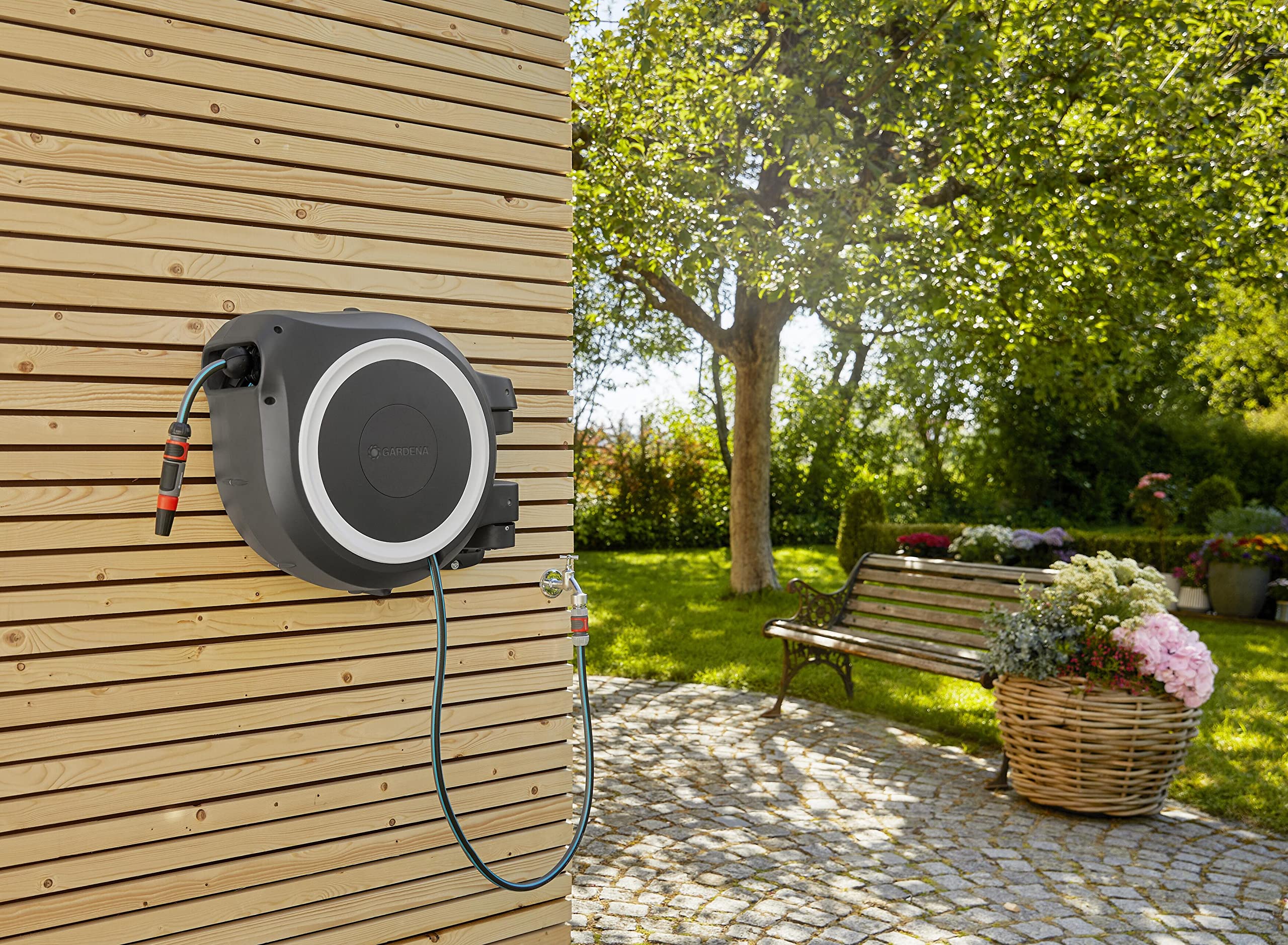 **Gardena Wall-Mounted Hose Box Rollup L (White) 30 m – Heavy-Duty Watering System for Large Gardens, Swivel Hose Reel with 30 m Premium Garden Hose & Mounting Kit (18627-20) – Ideal for Patio, Lawn, and Outdoor Plant Care**