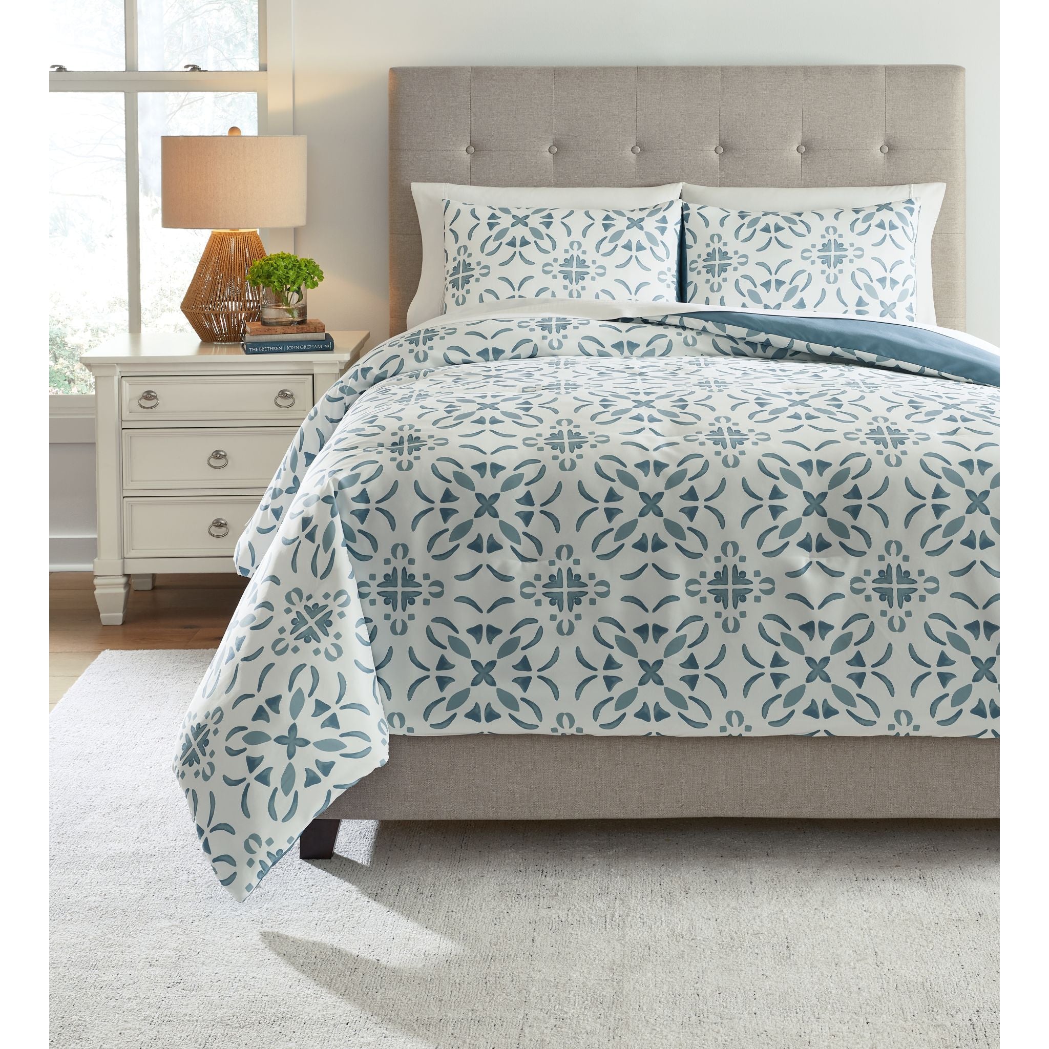 Adason Queen Comforter Set - 7-Piece Luxury Bedding Set with Comforter, Pillow Shams, Sheet Set & Bed Skirt - Soft Microfiber for All Seasons - Perfect for Master Bedroom, Guest Room & Dorm Decor