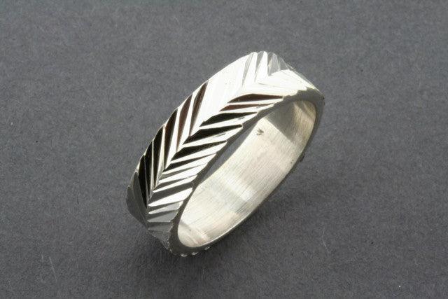 Diamond Cut Arrow Band Ring - Sterling Silver Jewelry for Women, Men - Perfect for Weddings, Anniversaries & Everyday Fashion
