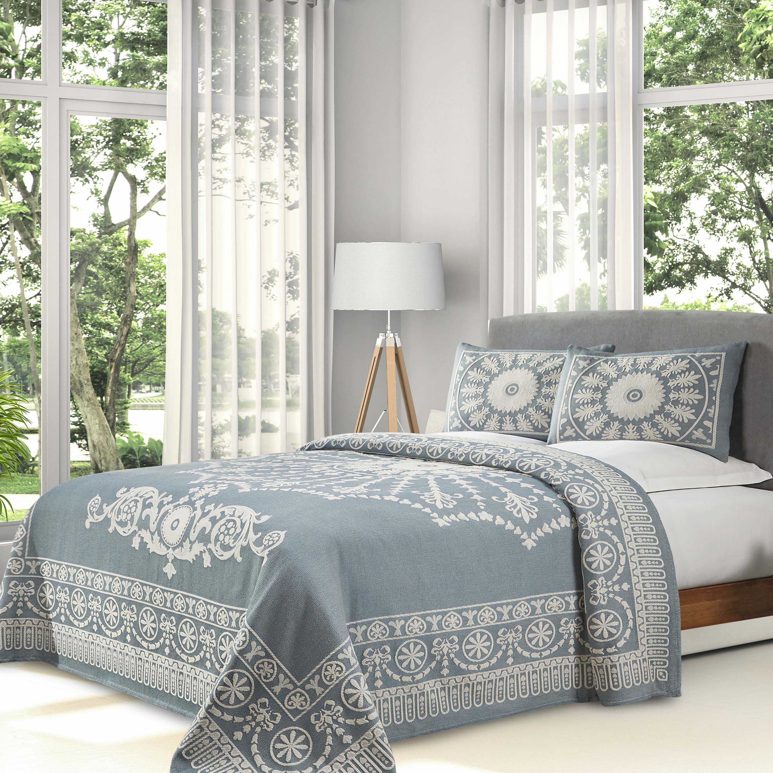 Traditional Medallion Cotton Blend Woven Jacquard Bedspread Set - Queen Size Luxury Bedding for Master Bedroom - Perfect for Home Decor, Guest Room & Hotel Use