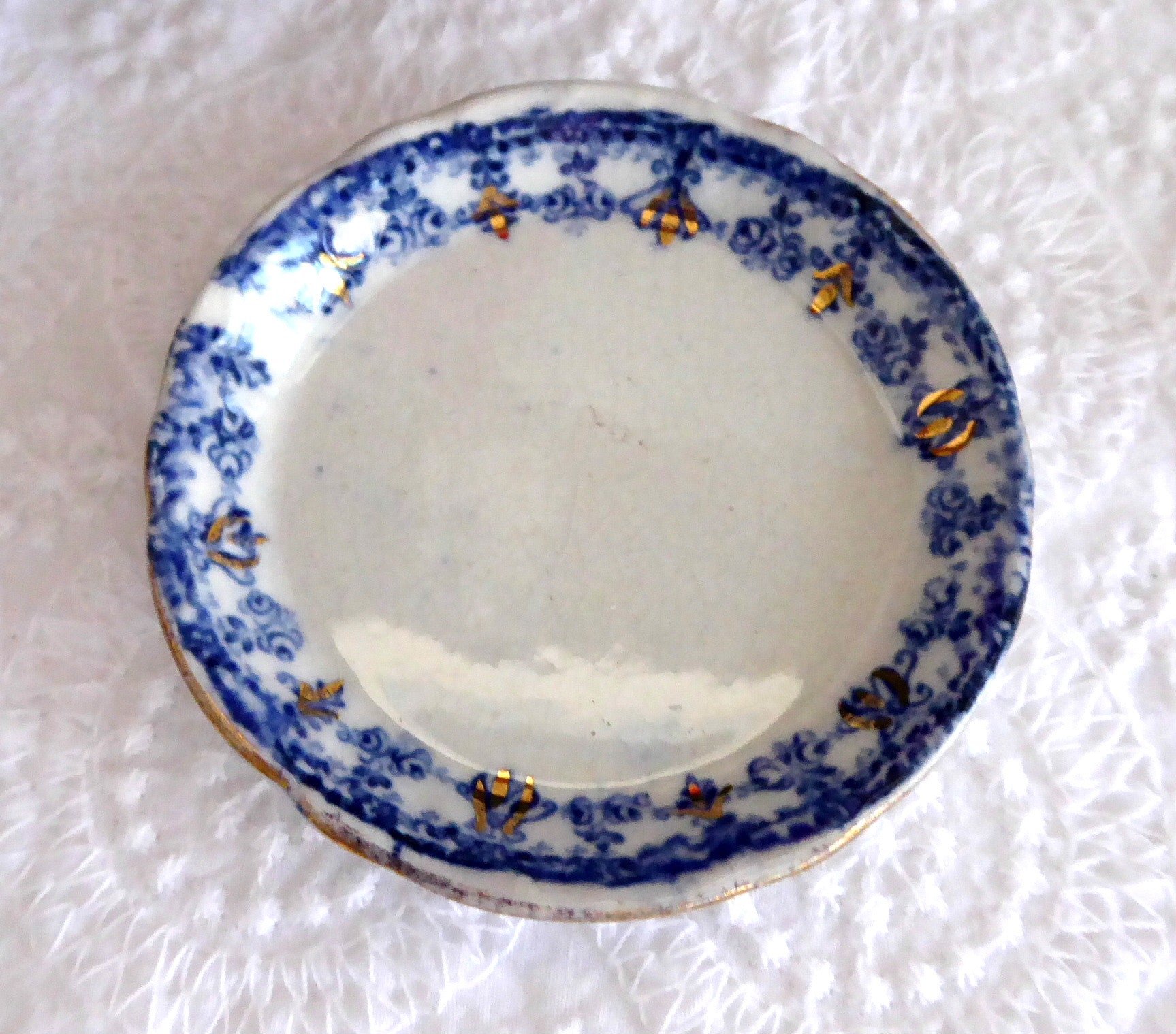 Antique English Flow Blue & Gold Teabag Caddy - Butter Pat Chip Design, 1880s Vintage Tea Storage - Perfect for Tea Lovers & Collectors, Home Decor, and Victorian-Themed Afternoon Tea Parties