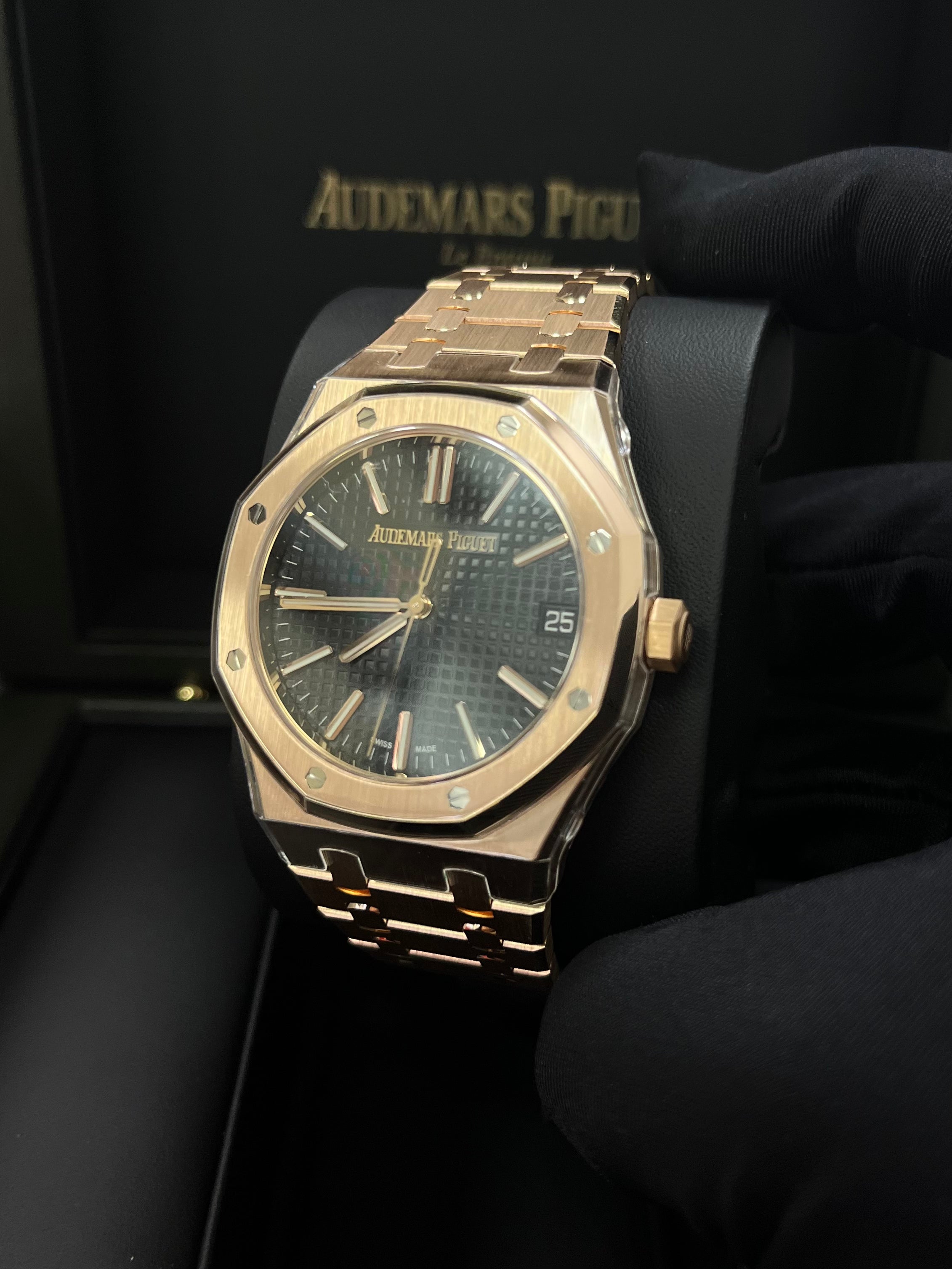Audemars Piguet Royal Oak 41mm Rose Gold Watch 15510OR.OO.1320OR.04 - 2023 New Model with Black Dial | Luxury Timepiece for Business Meetings, Special Occasions & Collector's Display
