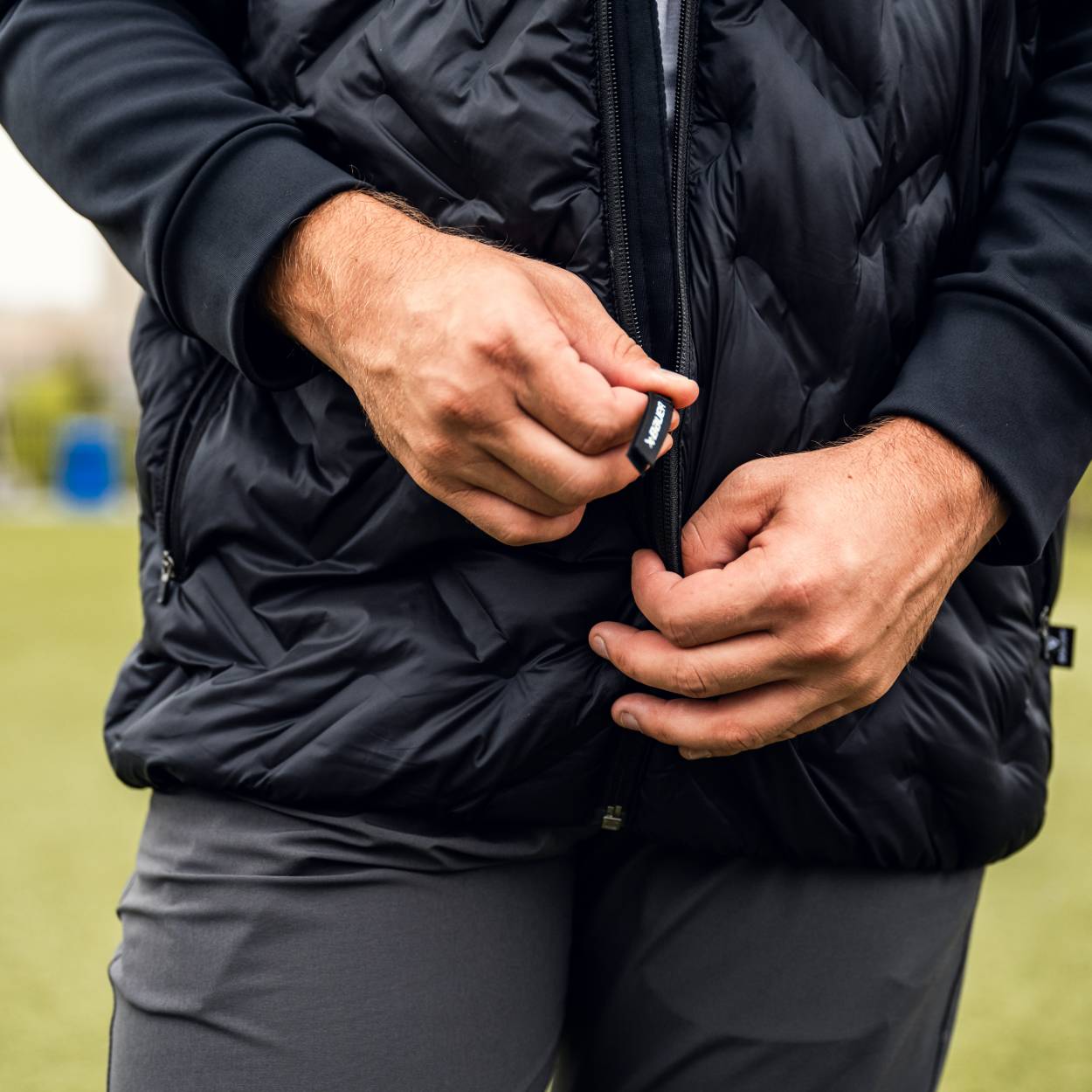 Bauer FLC Core Hybrid Jacket Senior - Lightweight Hockey Jacket for Men - Perfect for Ice Skating, Hockey Games & Outdoor Winter Sports