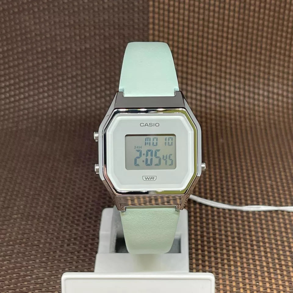 Casio LA680WEL Digital Watch for Men & Women - Water Resistant Sports Watch with Alarm, Stopwatch & LED Light - Perfect for Running, Swimming & Outdoor Activities