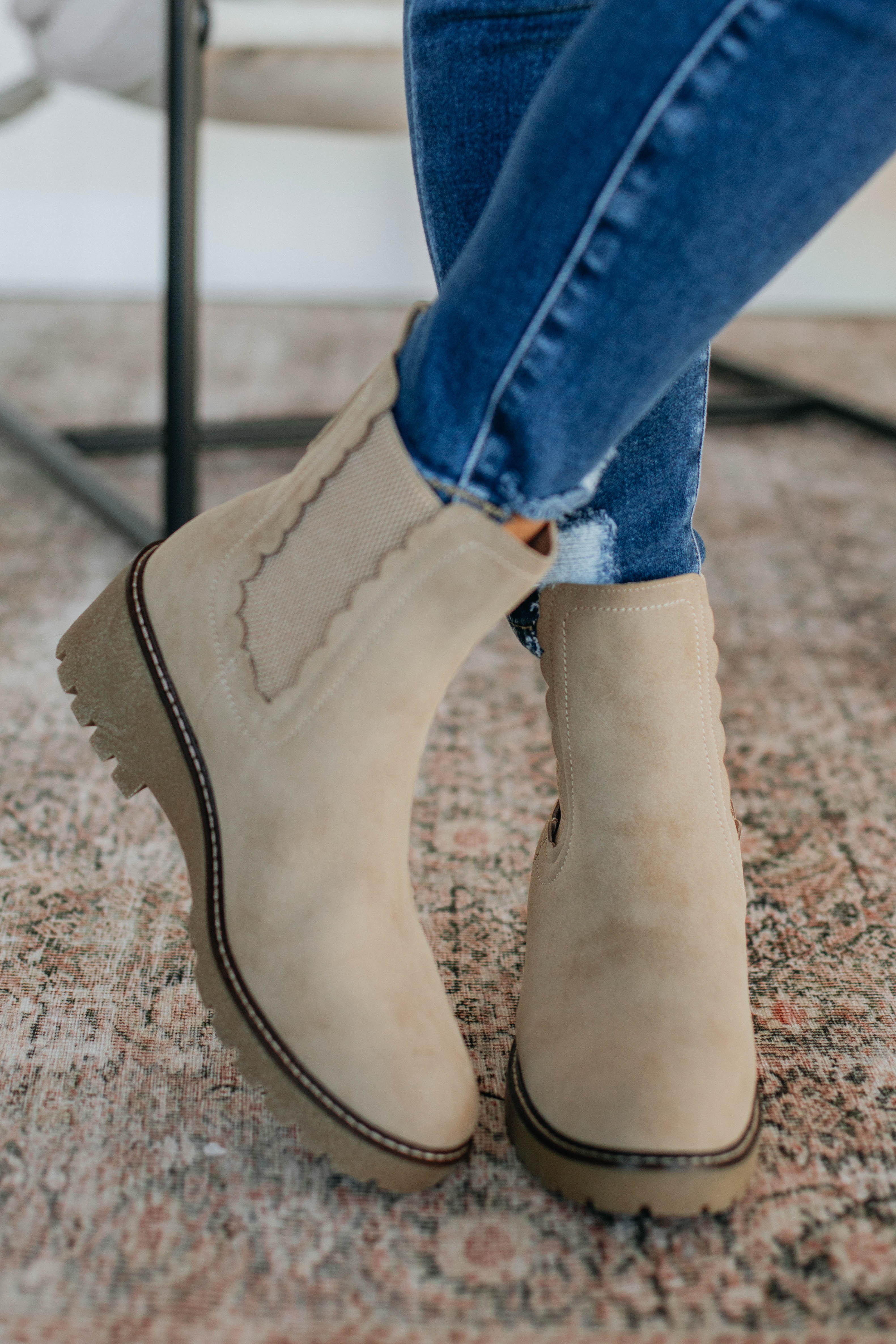 Responsible Boots Sand - Durable & Stylish Footwear for Women & Men - Perfect for Hiking, Outdoor Adventures & Casual Wear
