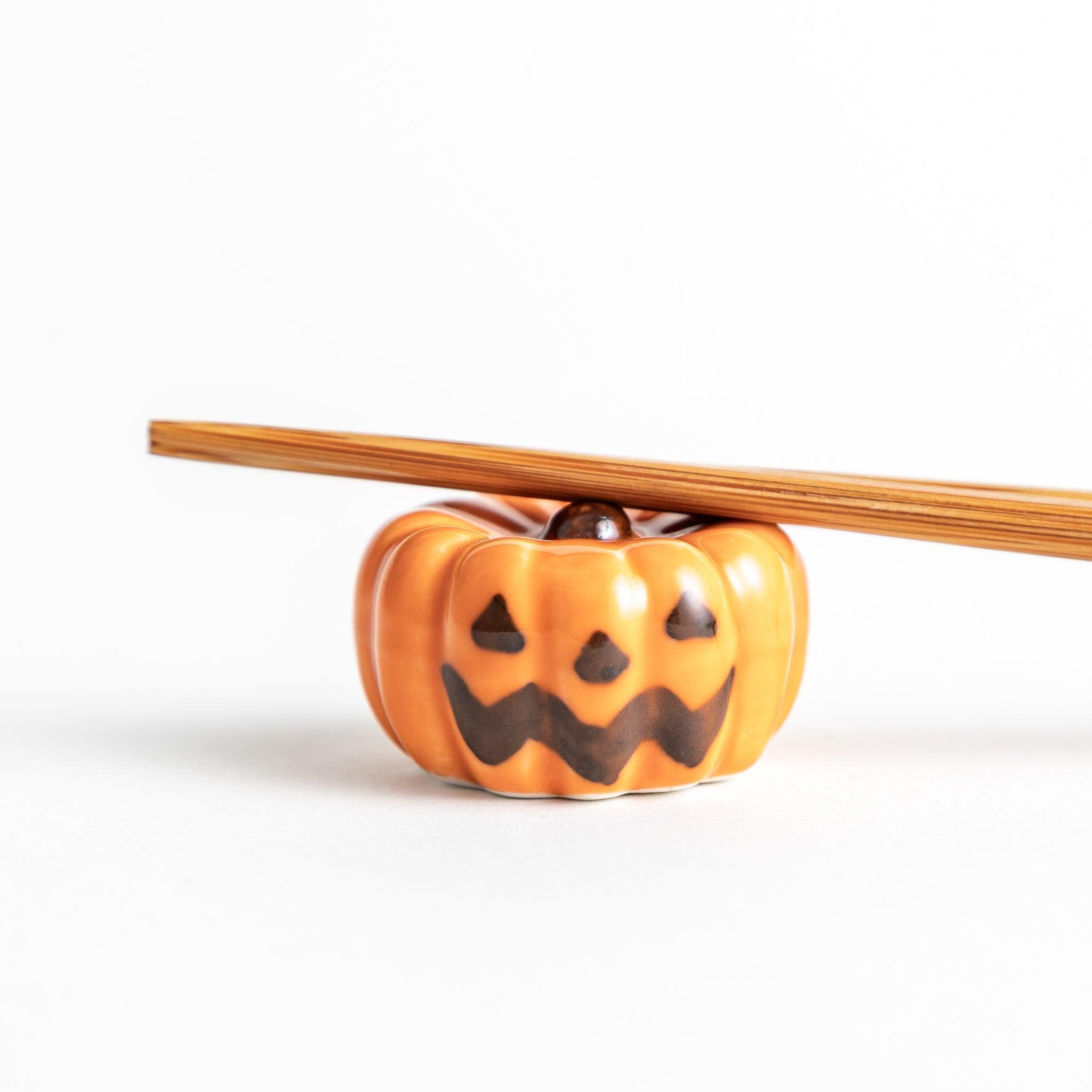 Halloween Pumpkin Chopstick Rest - Cute Jack-o'-Lantern Tableware for Sushi, Asian Dining & Home Decor - Perfect for Halloween Parties, Dinnerware & Gift Giving