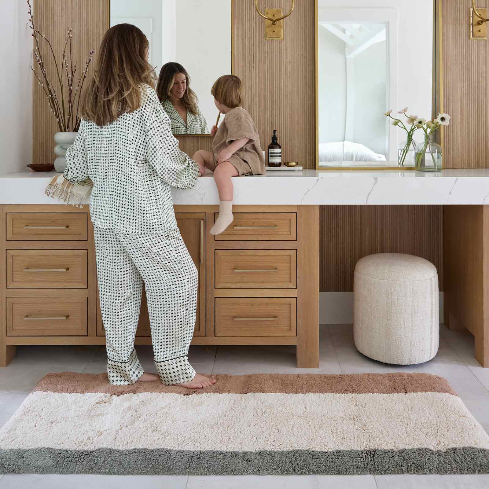 Soft Plush Bath Mat - Super Absorbent Non-Slip Bathroom Rug for Shower & Tub - Riley Collection (Perfect for Cozy Bathrooms & Spa-Like Showers)