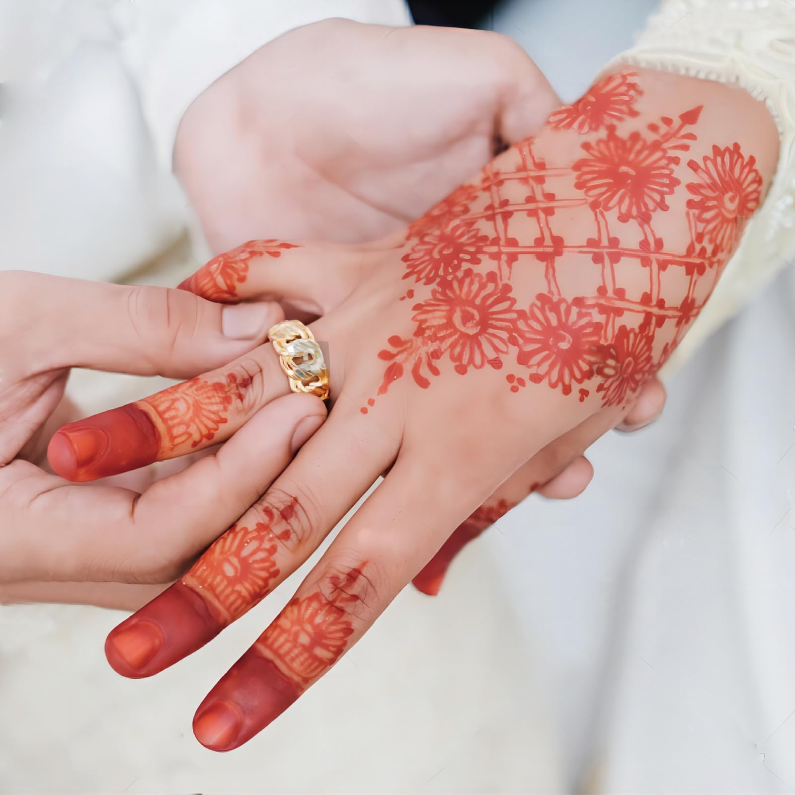 18 Sheets Henna Stencils Kit - Indian & Arabian Temporary Tattoo Templates for Hands, Arms & Body Art | Perfect for DIY Tattoos, Festivals, Weddings & Cultural Celebrations