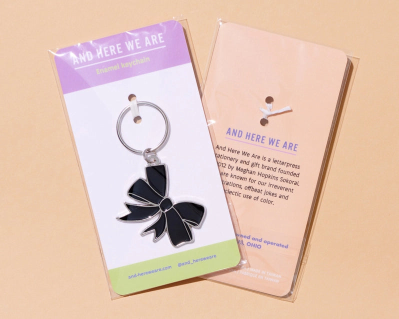 Vintage Leather Bow Keychain - Elegant & Durable Key Holder for Women & Men - Perfect for Gifts, Keyrings, and Everyday Use