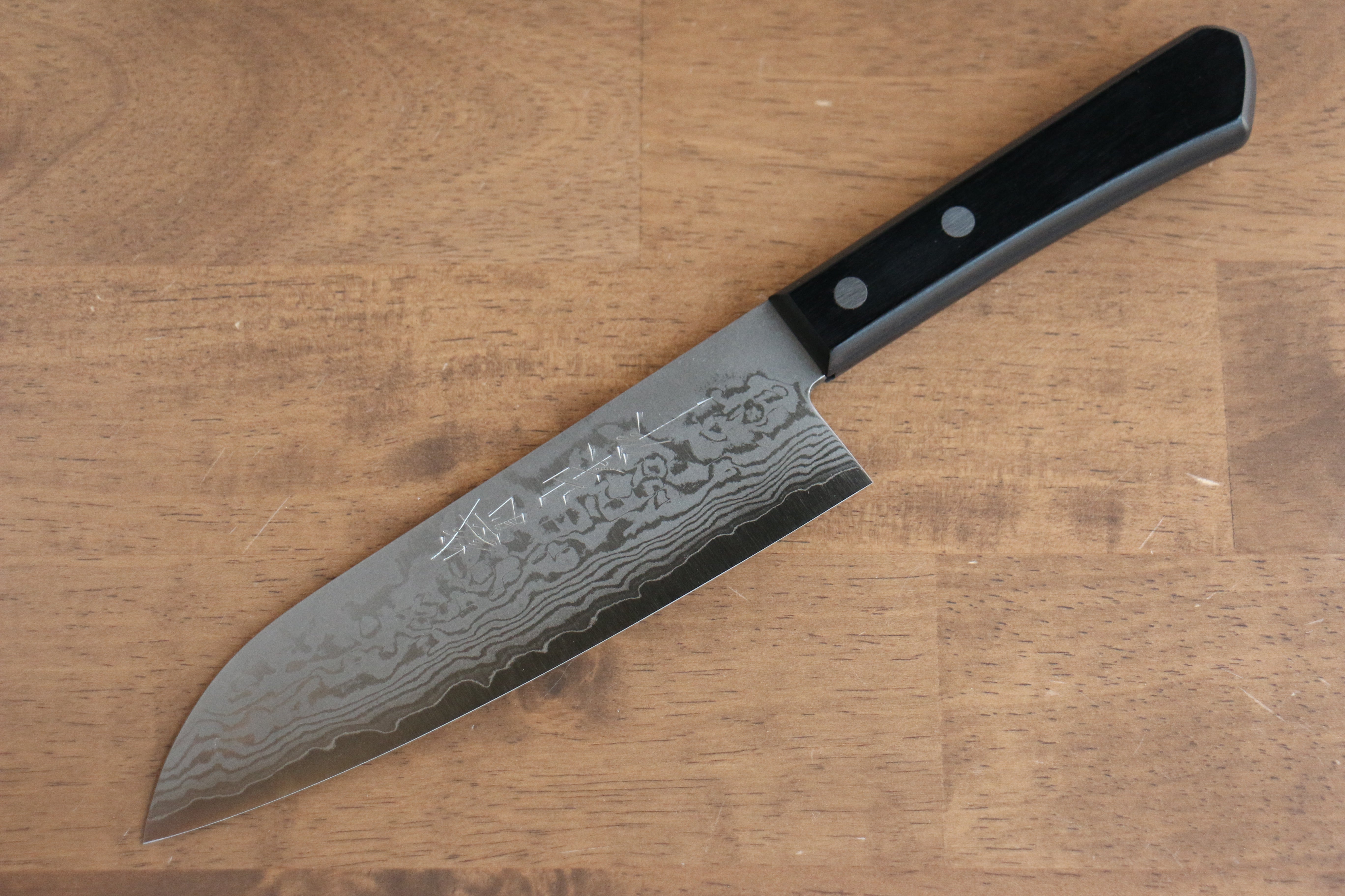 Premium Nao Yamamoto VG10 Damascus Santoku Knife 170mm - Black Pakkawood Handle - Japanese Kitchen Knife for Slicing, Dicing & Chopping Vegetables, Meat & Fish - Perfect for Home Chefs & Professional Kitchens