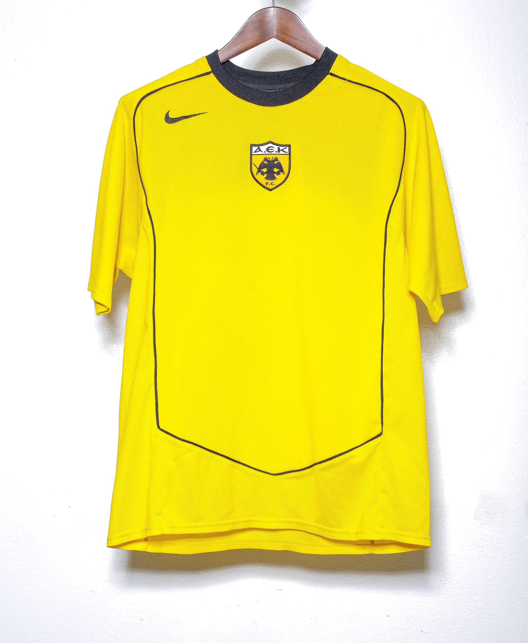 2004 AEK Home (L) - Stylish and Comfortable Home Decor for Living Room, Bedroom, and Office