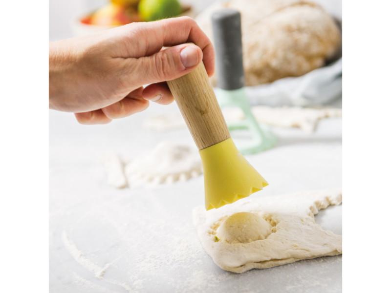 BergHOFF Leo 2 Nylon Mini Ravioli Stamp for Pasta Making - Durable Yellow Kitchen Tool for Homemade Ravioli, Tortellini & Dumplings - Perfect for Italian Cooking & DIY Pasta Gifts