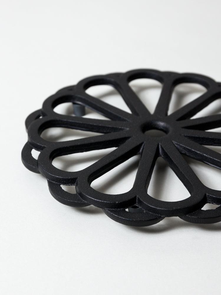 Iwachu Cast Iron Trivet Kiku - Japanese Traditional Handcrafted Iron Pot Stand for Hot Pots & Pans - Perfect for Kitchen, Dining Table & Outdoor Cooking