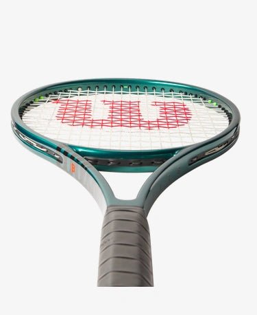 Wilson Blade PRO 98 (18x20) V9 Tennis Racket | Carbon Fiber Construction | Precision Control & Power | Perfect for Competitive Play & Tournament Training
