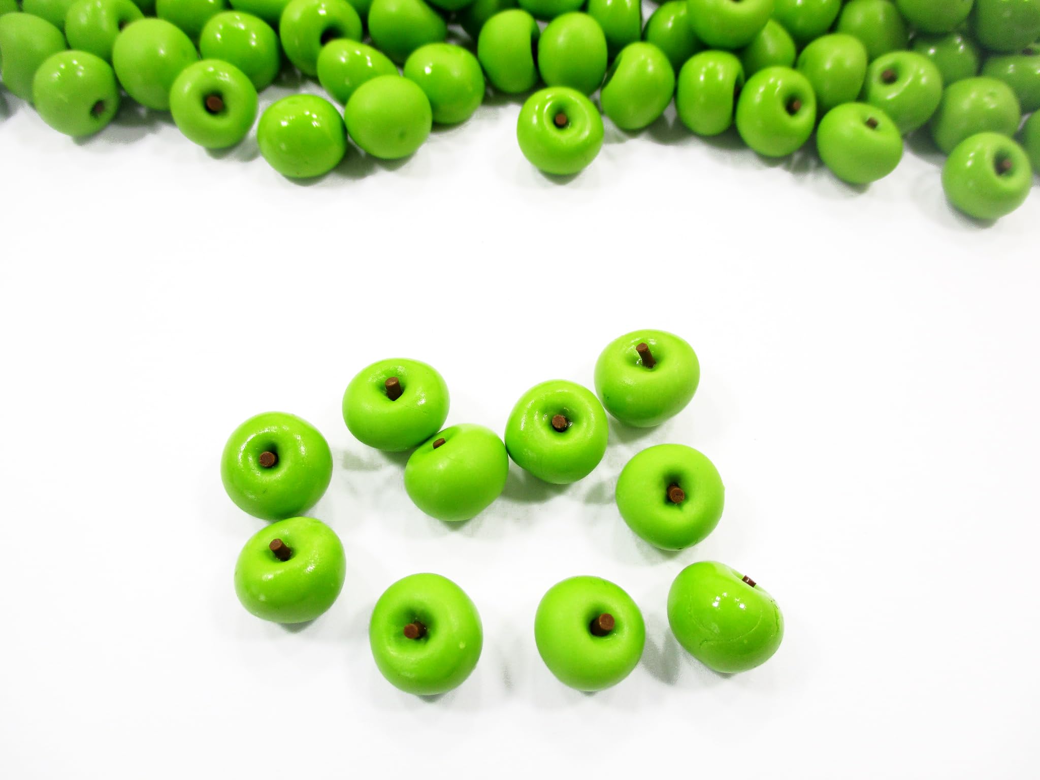 20PCS Miniature Green Apple Dollhouse Food Decorations - Tiny Realistic Fruit Accessories for Dollhouse, DIY Crafts, and Fairy Garden Scenes | Perfect for Miniature Displays, Model Train Sets, and DIY Projects