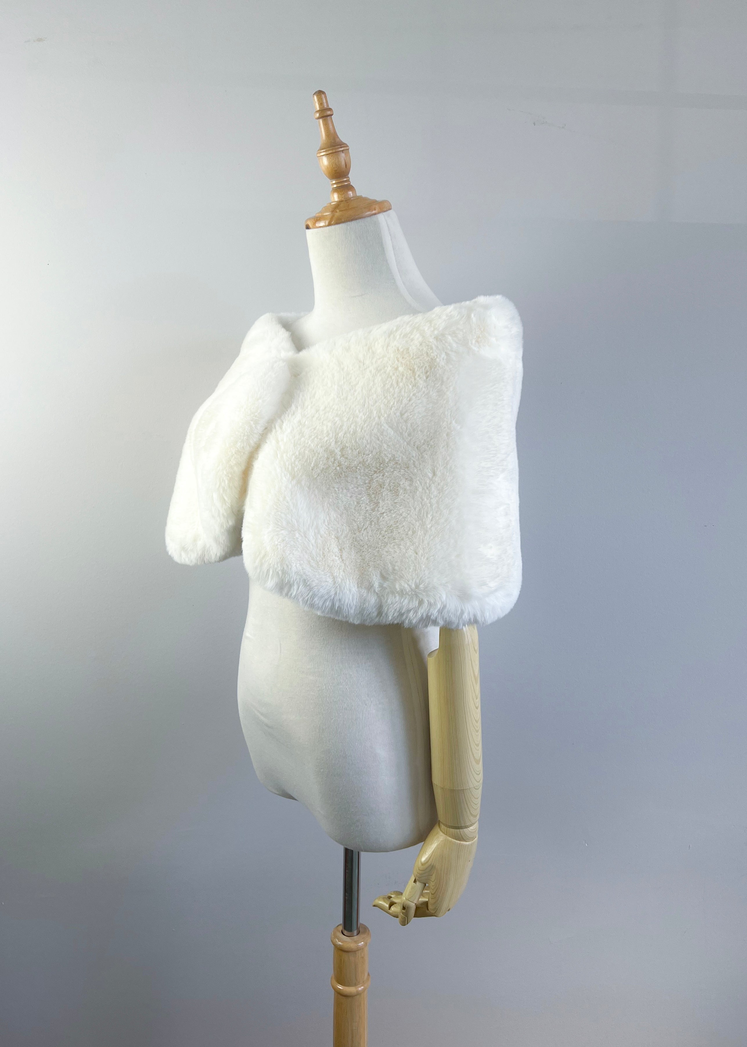 Ivory White Fur Wrap Shawl - Soft Faux Fur Stole for Women (Serena Ivy05) - Perfect for Weddings, Parties, and Winter Fashion
